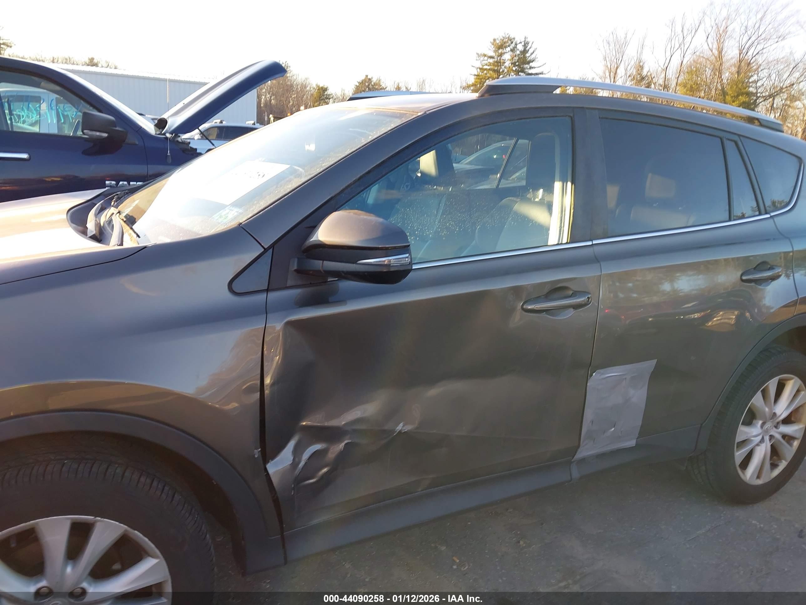 TOYOTA RAV4 image 6