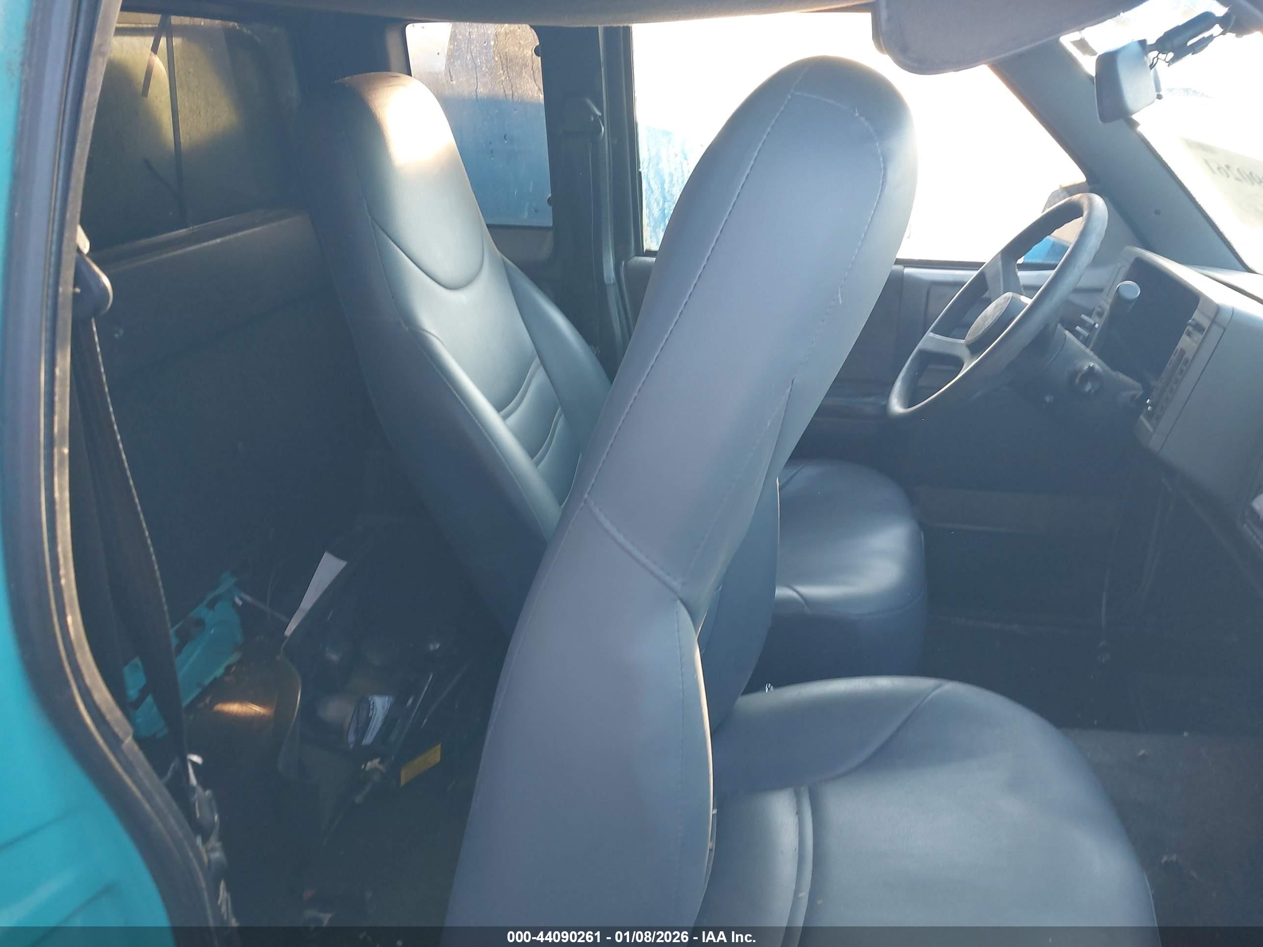 GMC SONOMA image 8