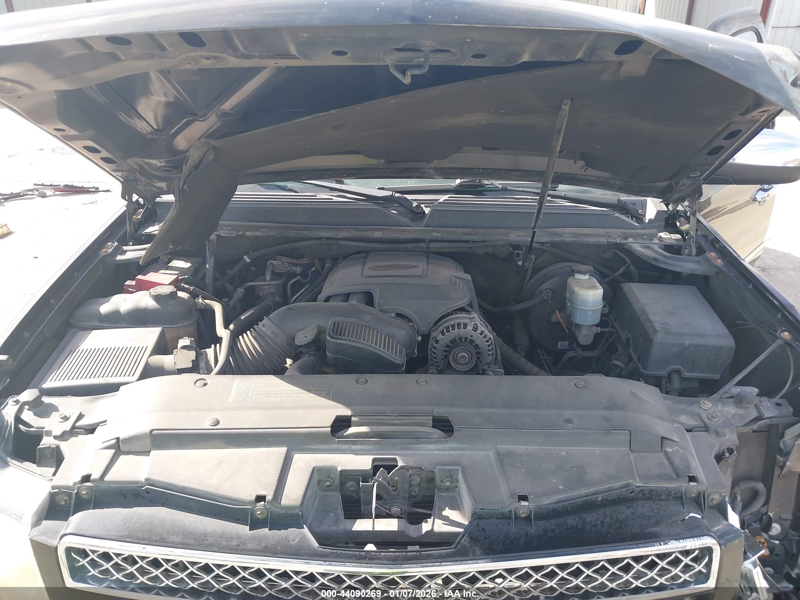 CHEVROLET SUBURBAN image 10