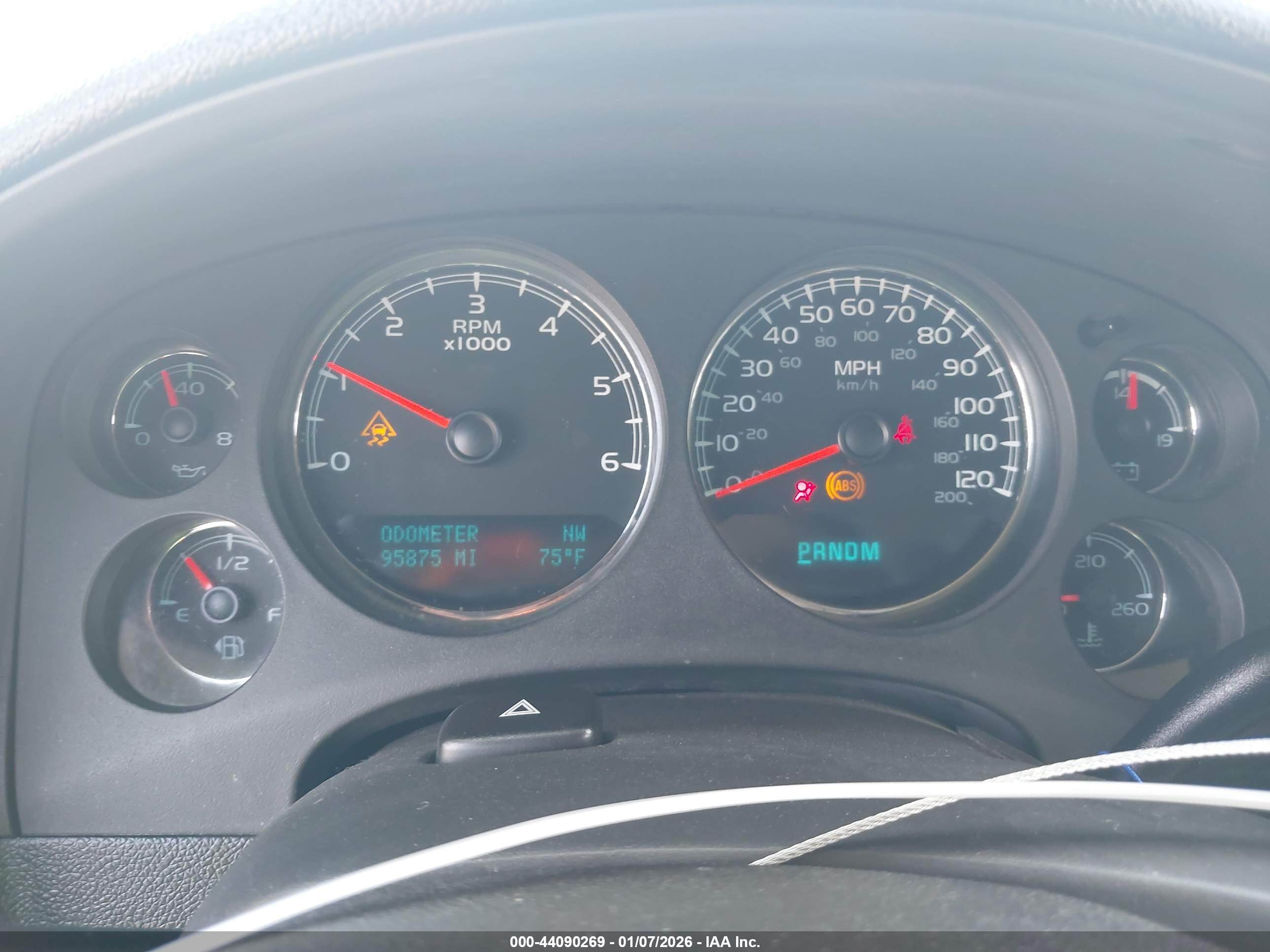 CHEVROLET SUBURBAN image 7