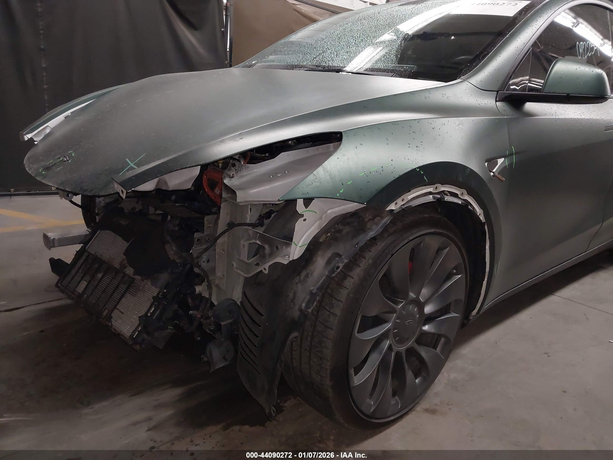 TESLA MODEL image 6