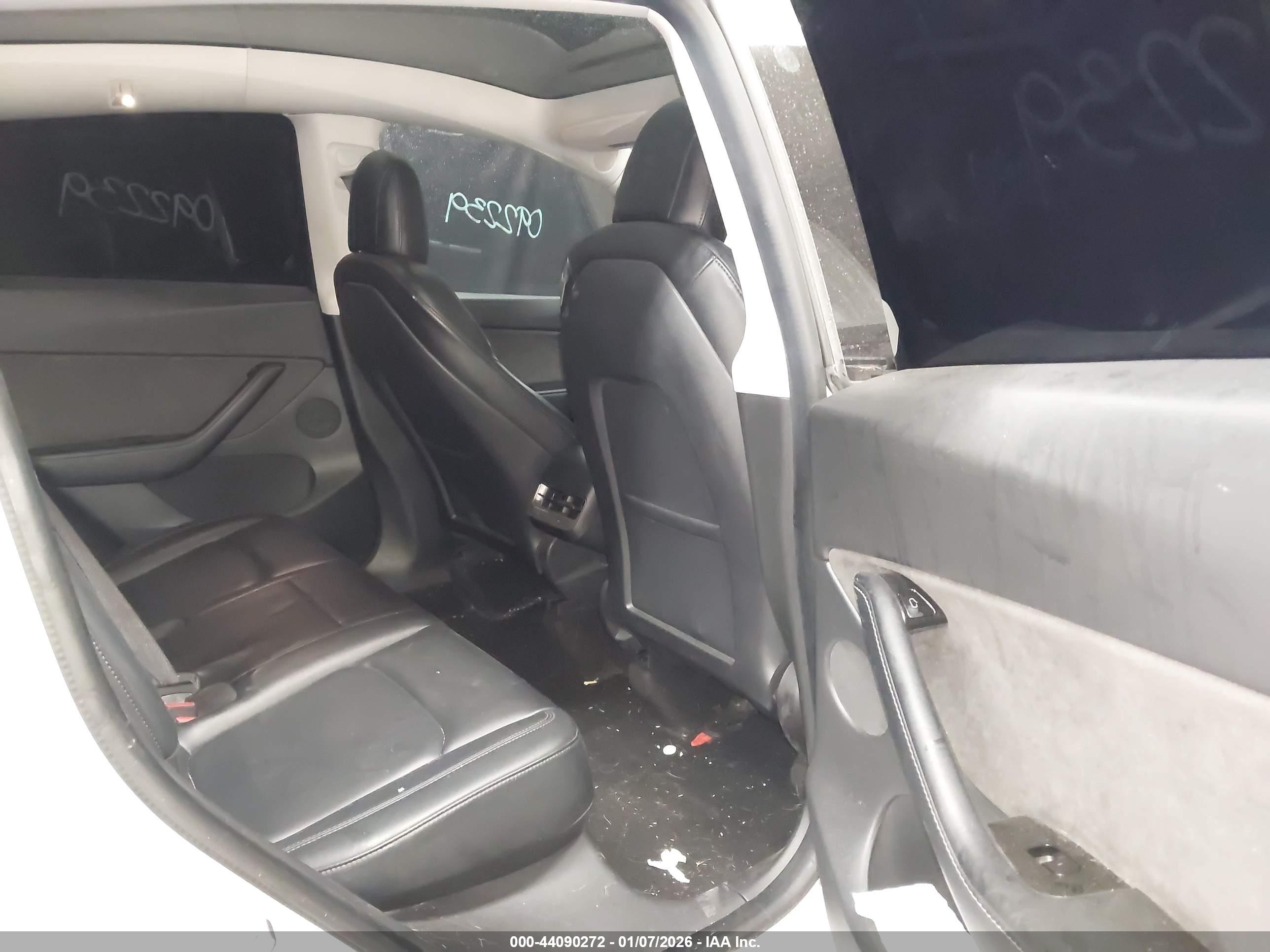 TESLA MODEL image 8