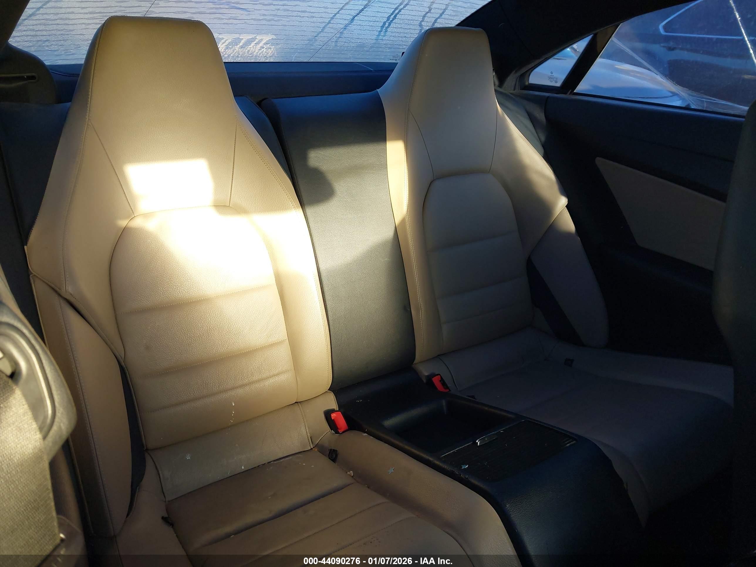 MERCEDES-BENZ E image 8
