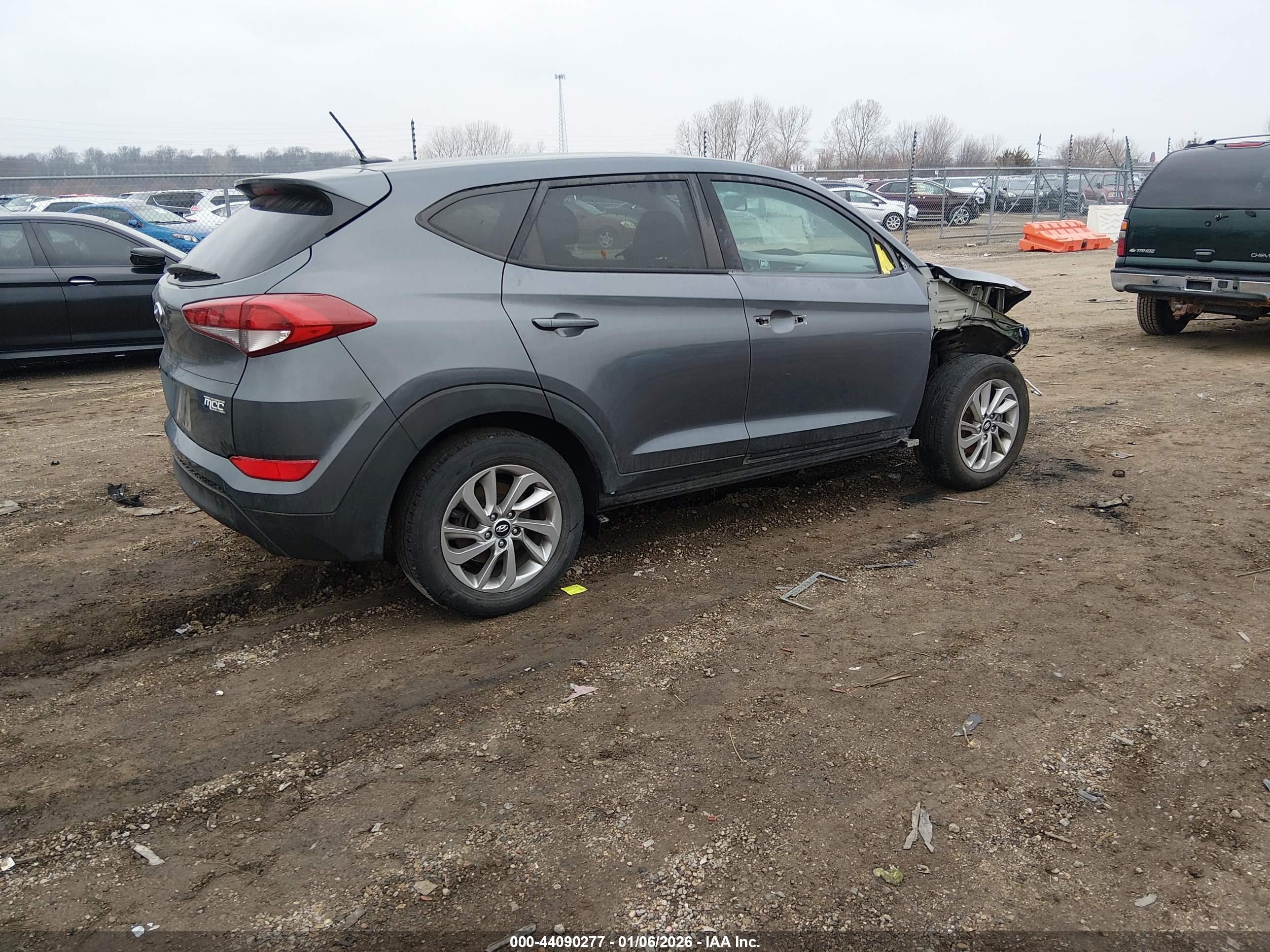 HYUNDAI TUCSON image 4