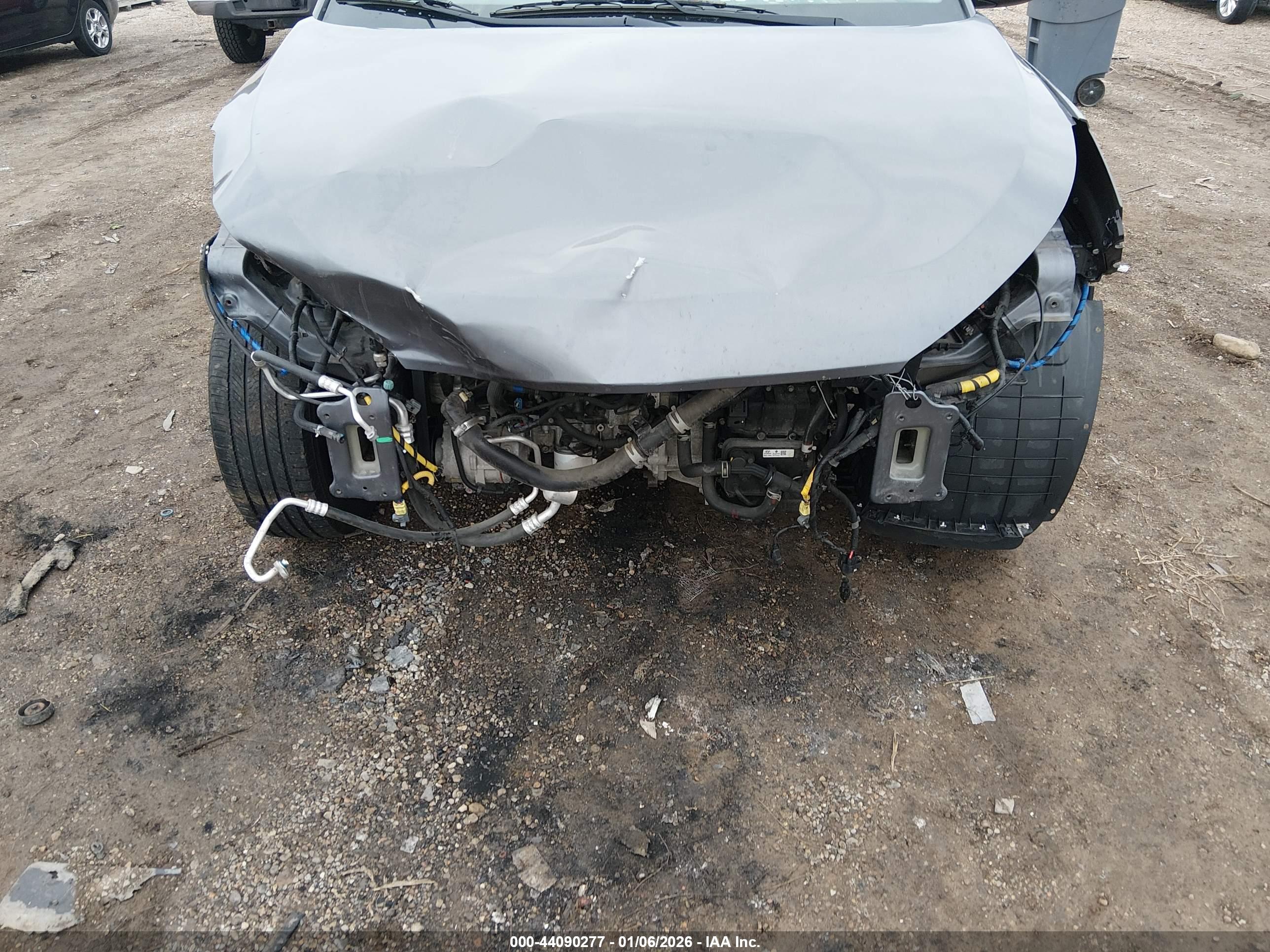 HYUNDAI TUCSON image 6