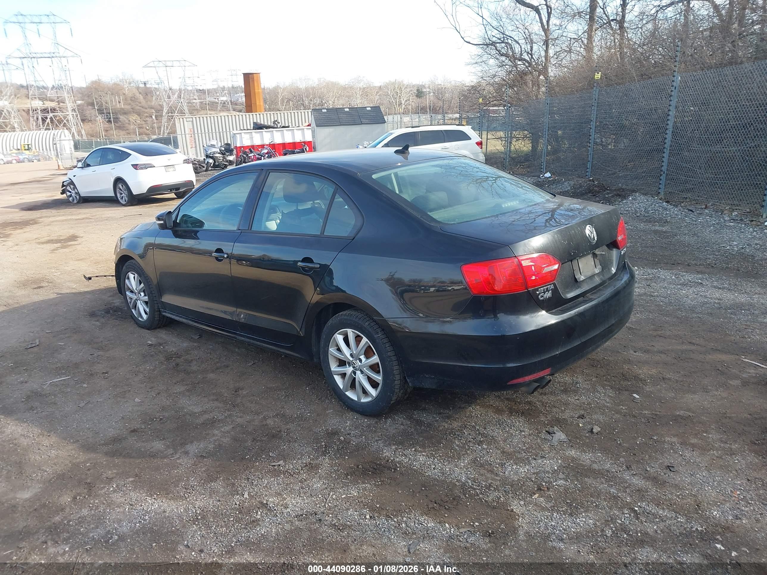 VOLKSWAGEN JETTA image 3