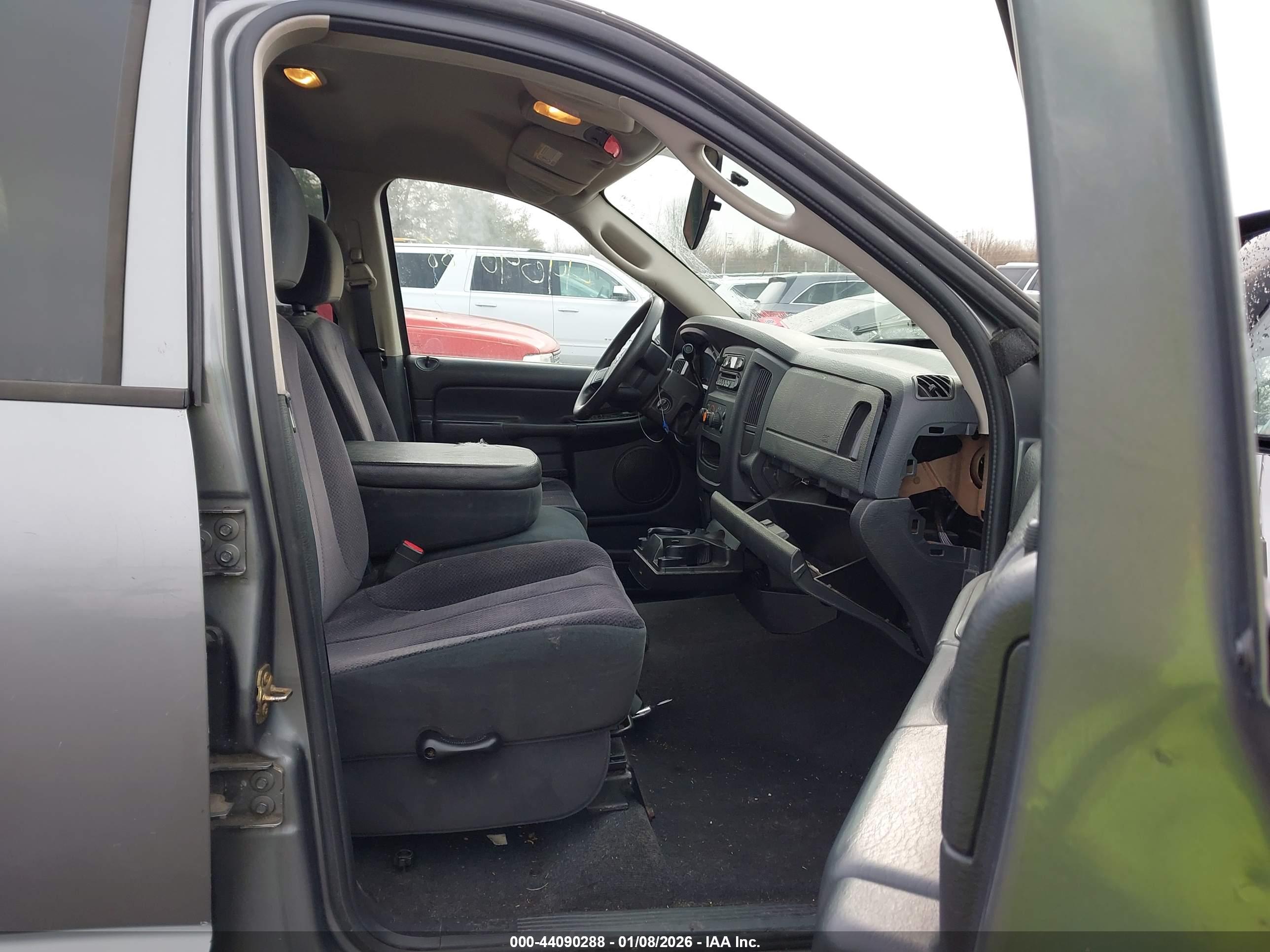 DODGE RAM image 5