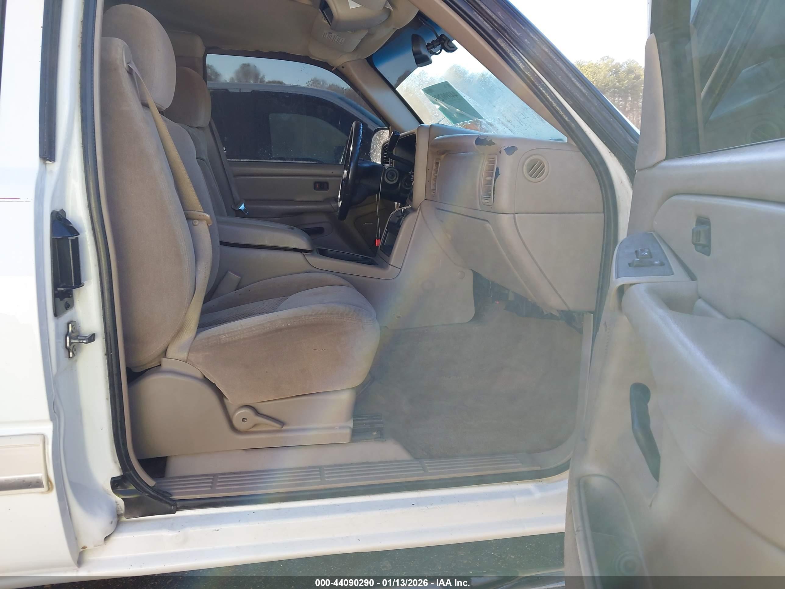 CHEVROLET SILVERADO image 5