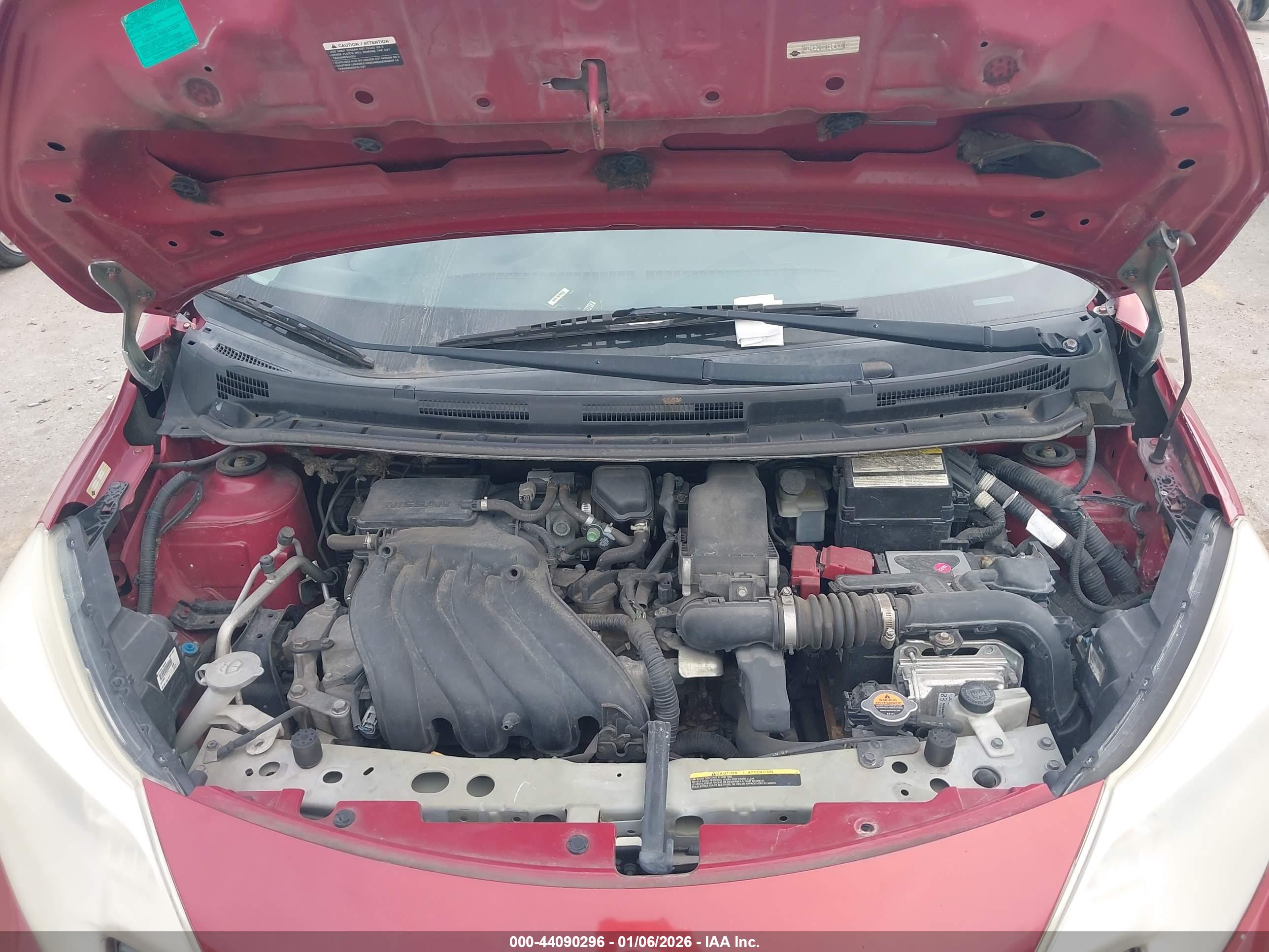NISSAN VERSA image 10