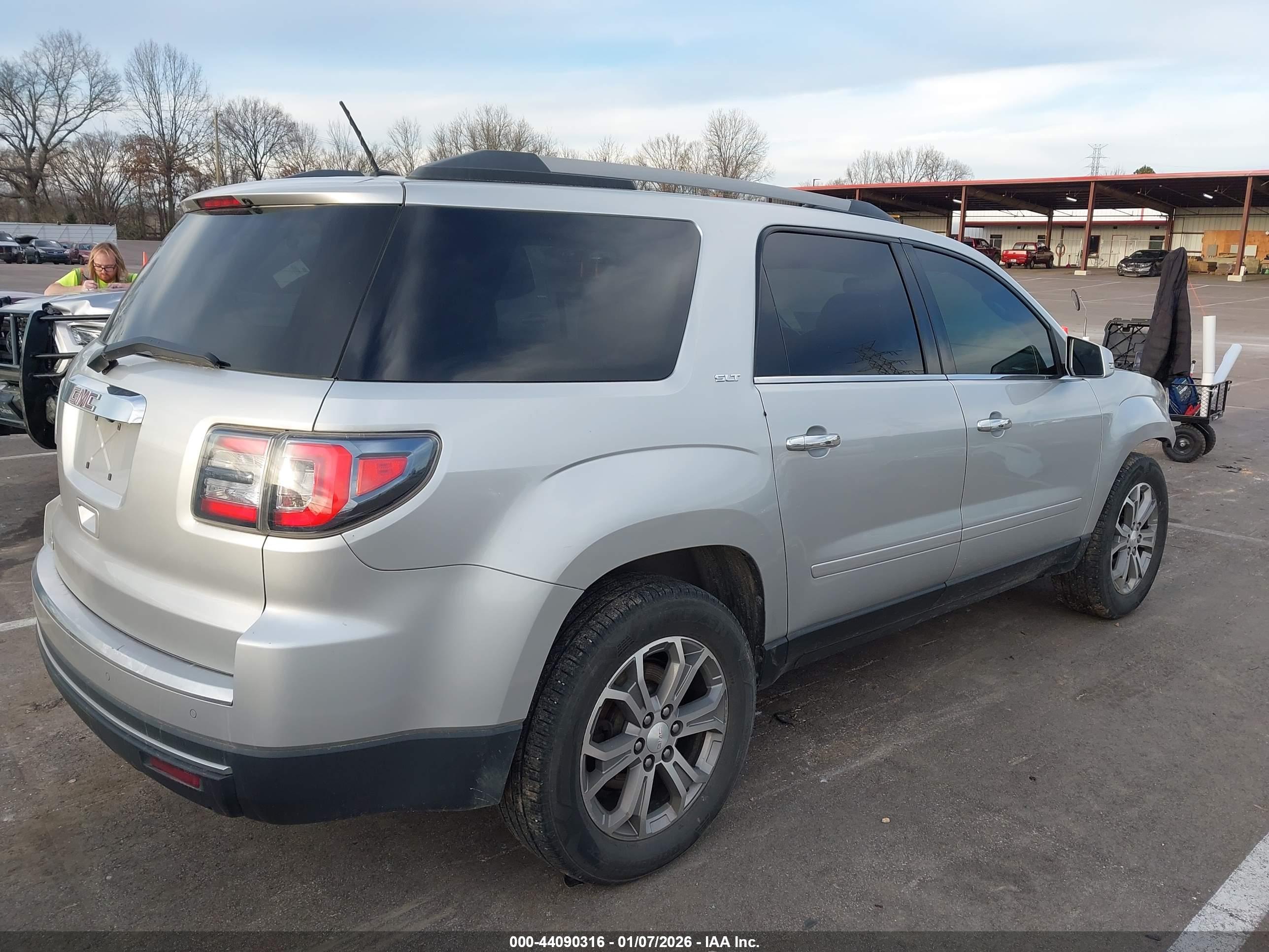 GMC ACADIA image 4
