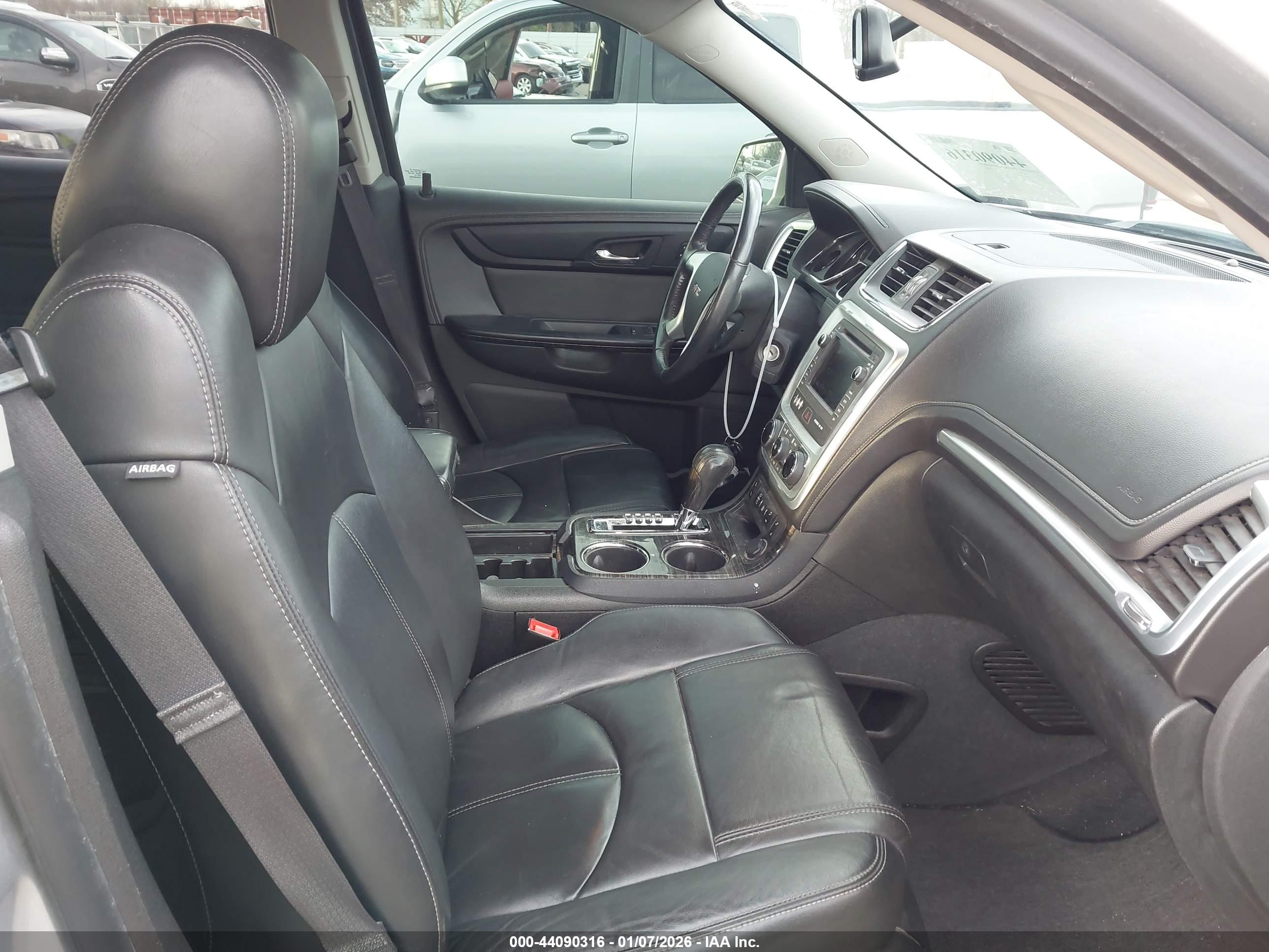 GMC ACADIA image 5