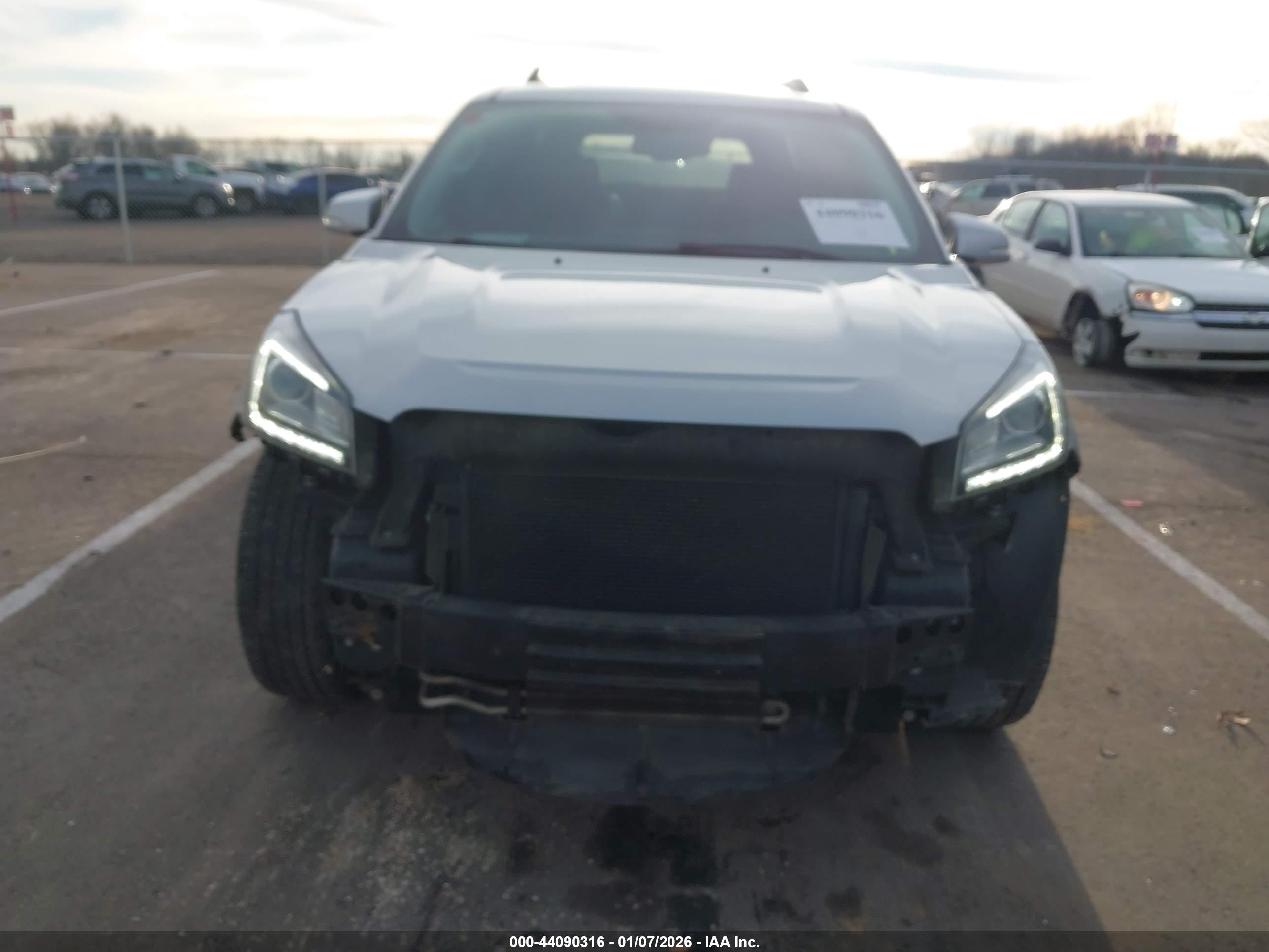 GMC ACADIA image 6