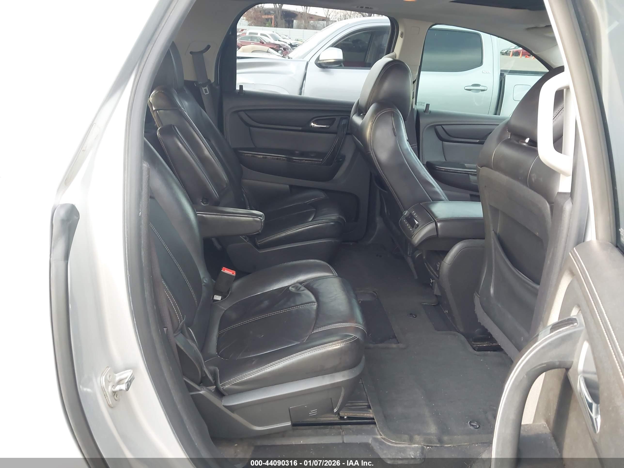 GMC ACADIA image 8