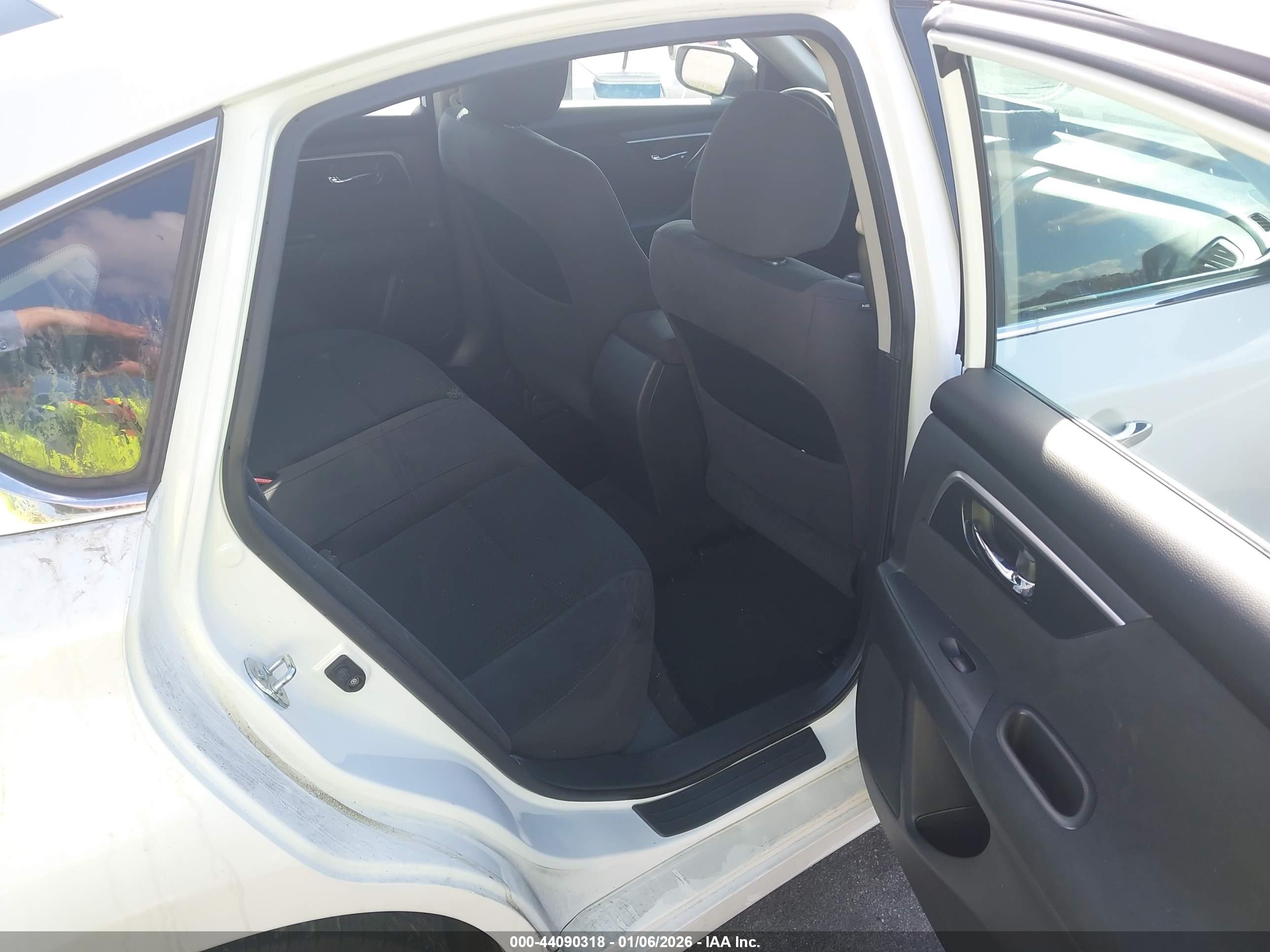 NISSAN ALTIMA image 8
