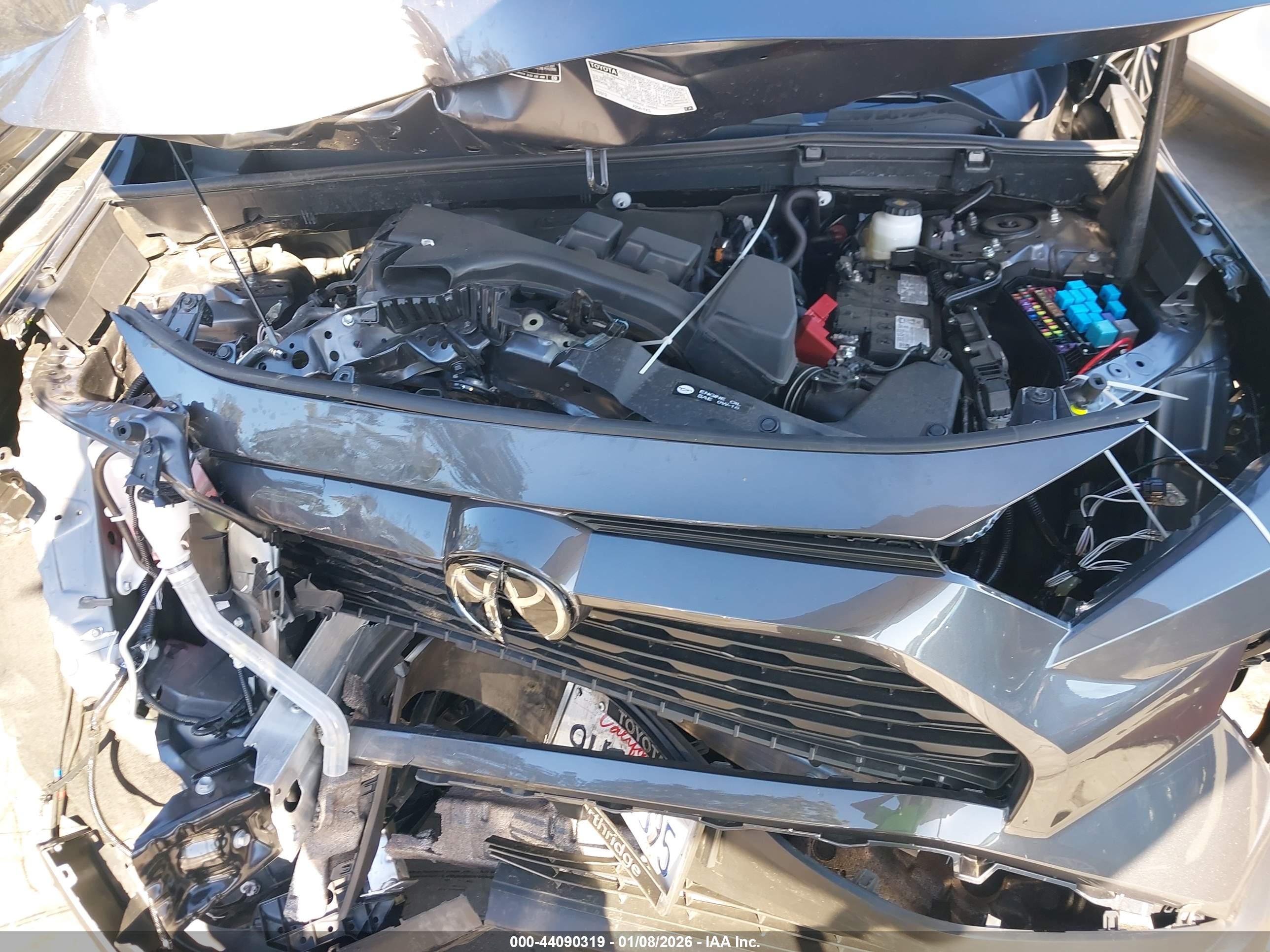 TOYOTA RAV4 image 10