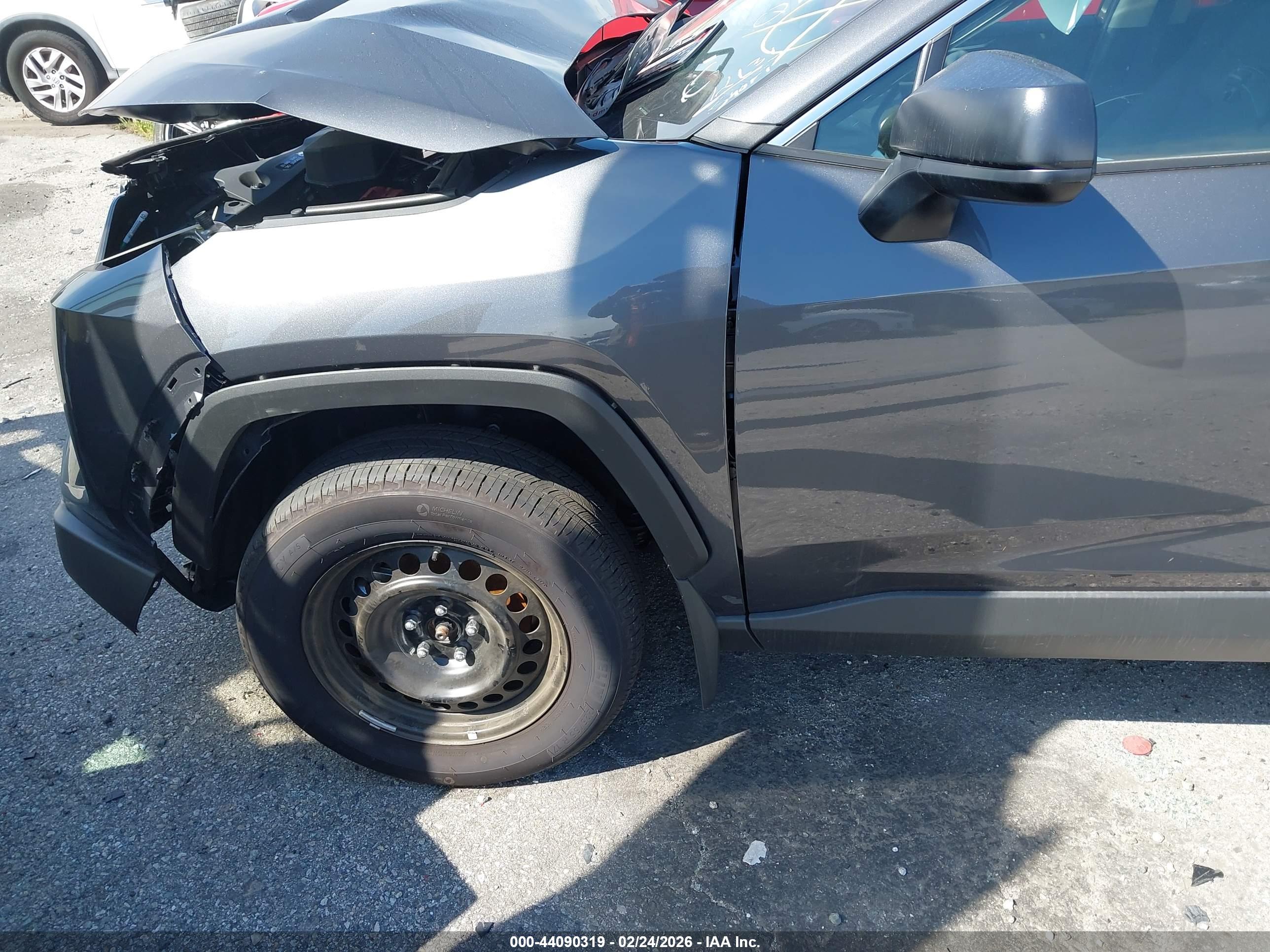 TOYOTA RAV4 image 2