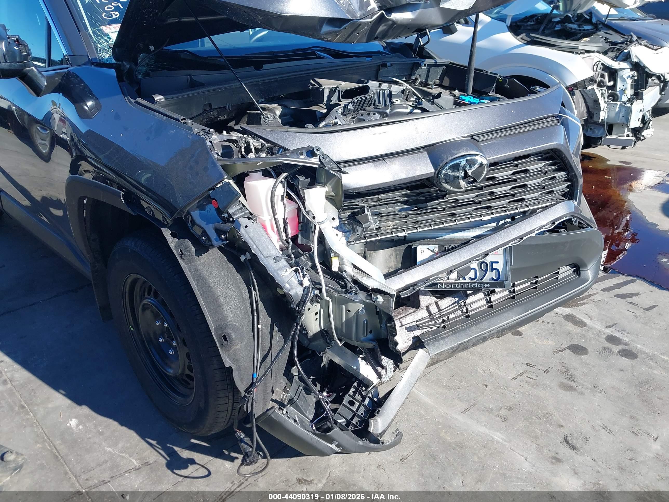 TOYOTA RAV4 image 6