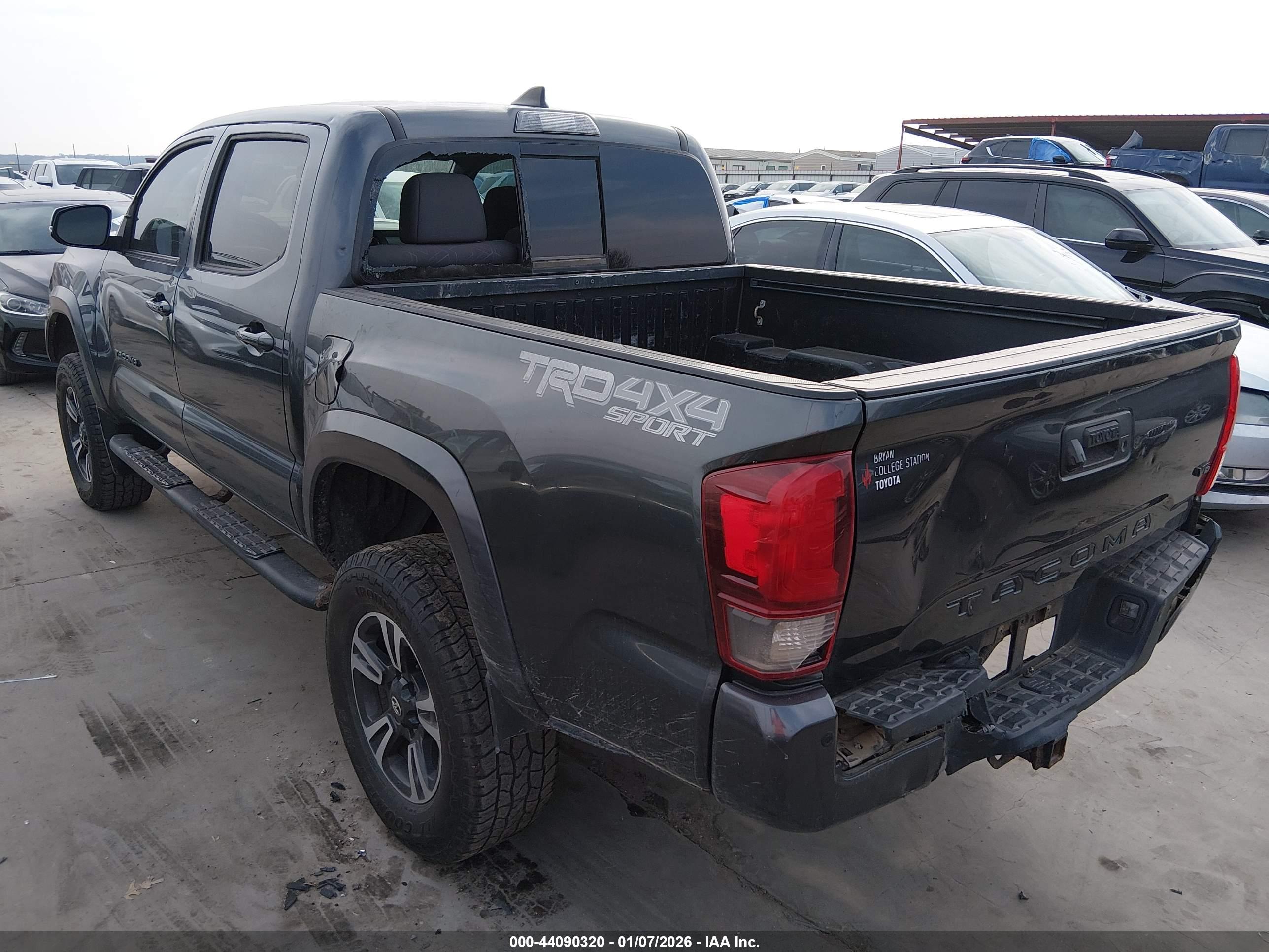 TOYOTA TACOMA image 3
