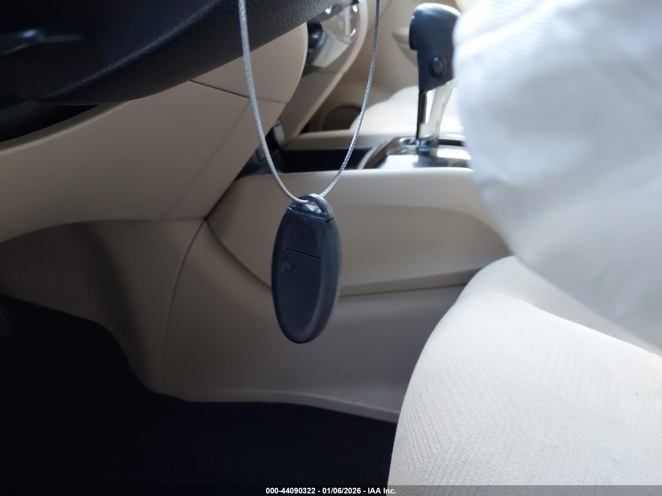NISSAN ROGUE image 11