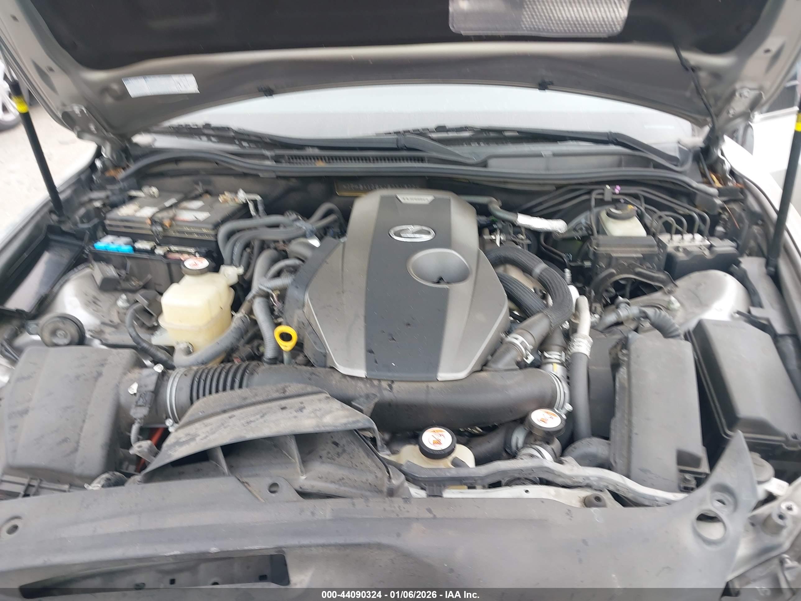 LEXUS IS image 10