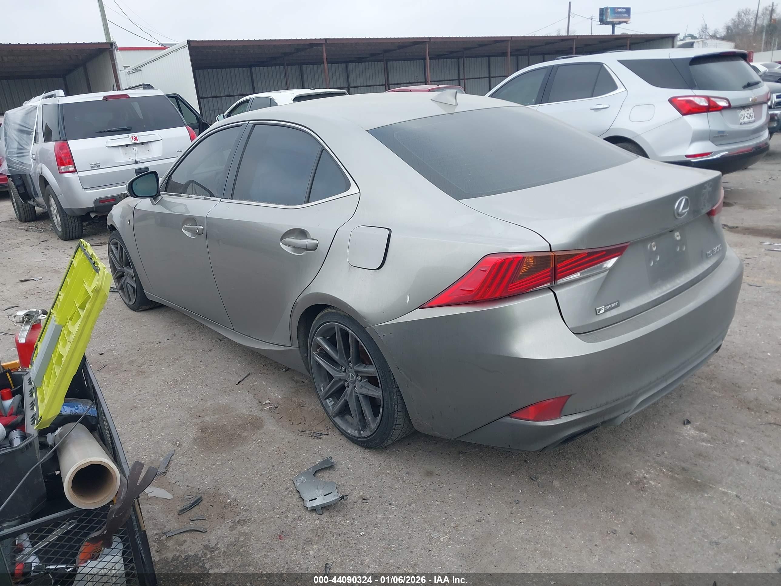 LEXUS IS image 3