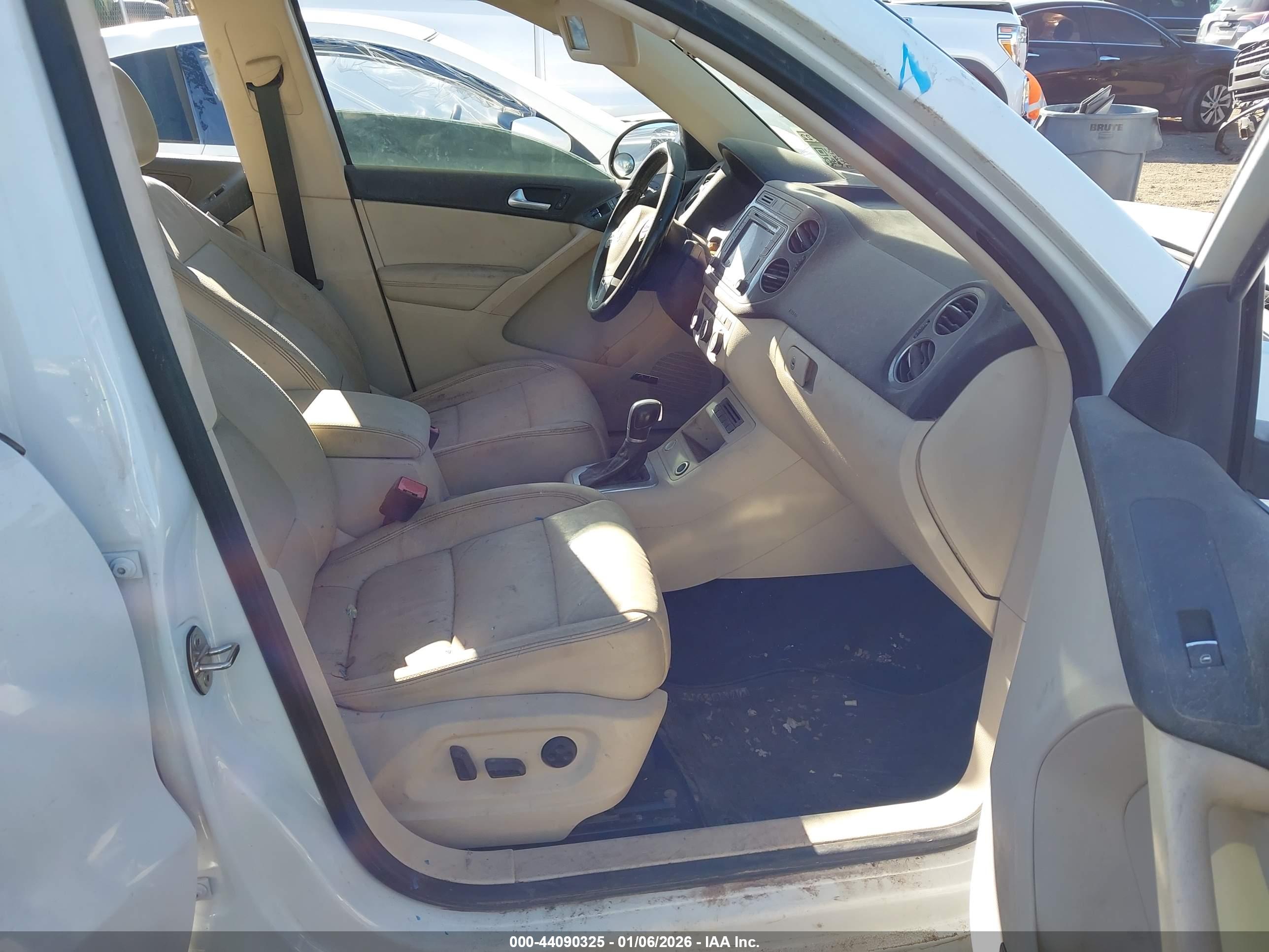 VOLKSWAGEN TIGUAN image 5