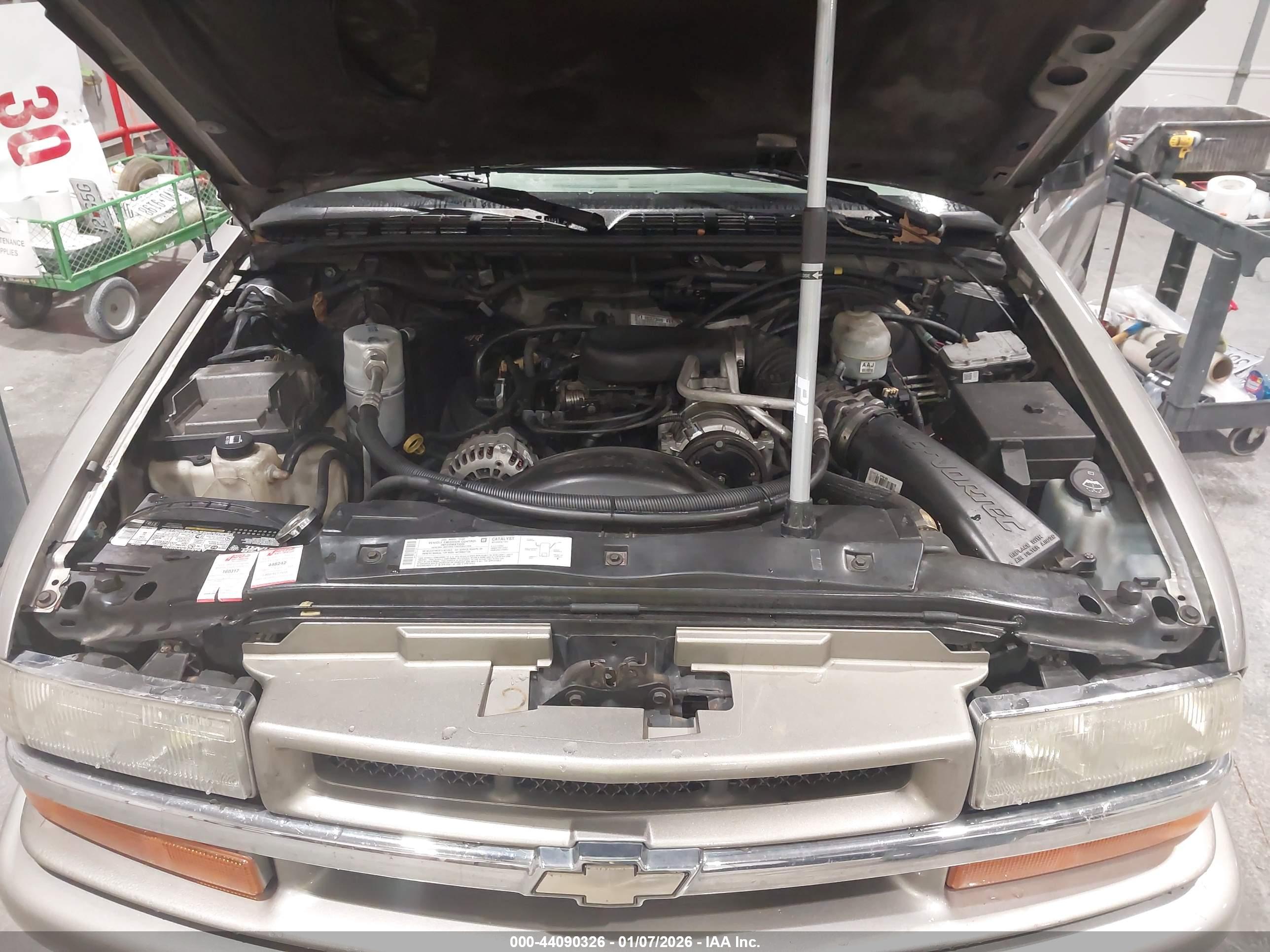 CHEVROLET BLAZER image 10