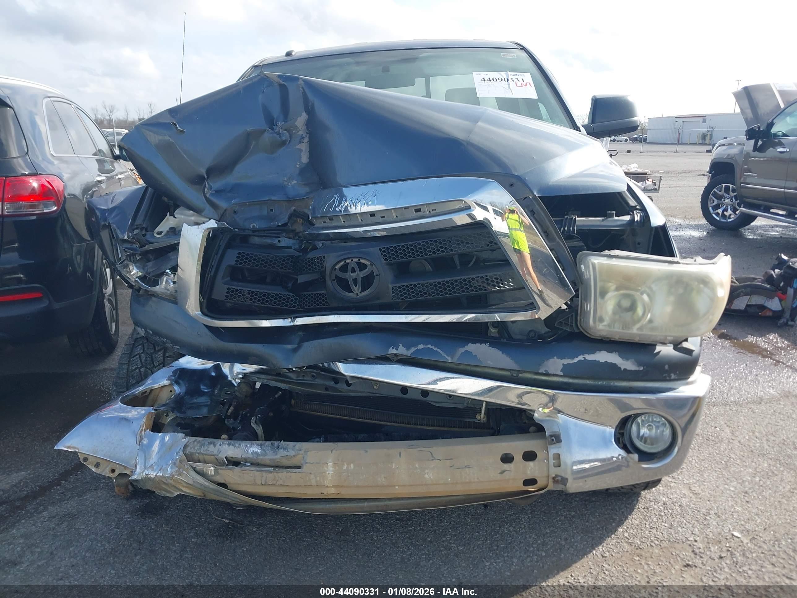TOYOTA TUNDRA image 6