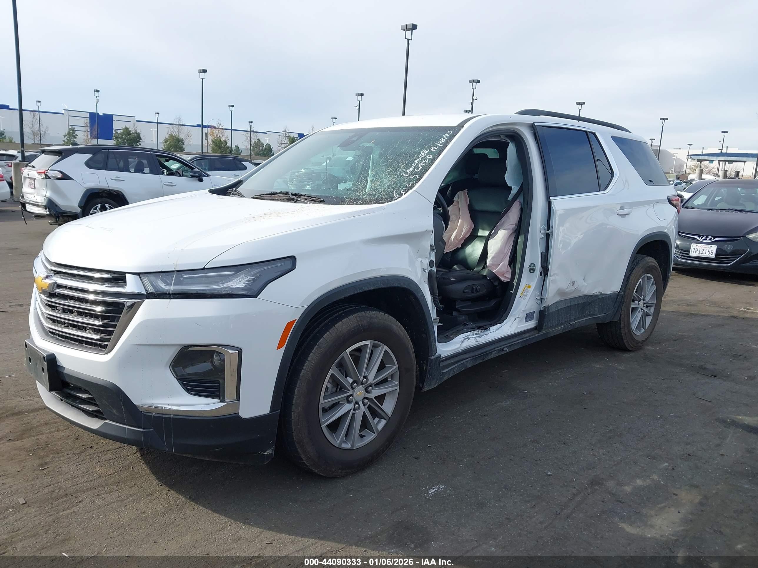 CHEVROLET TRAVERSE image 6
