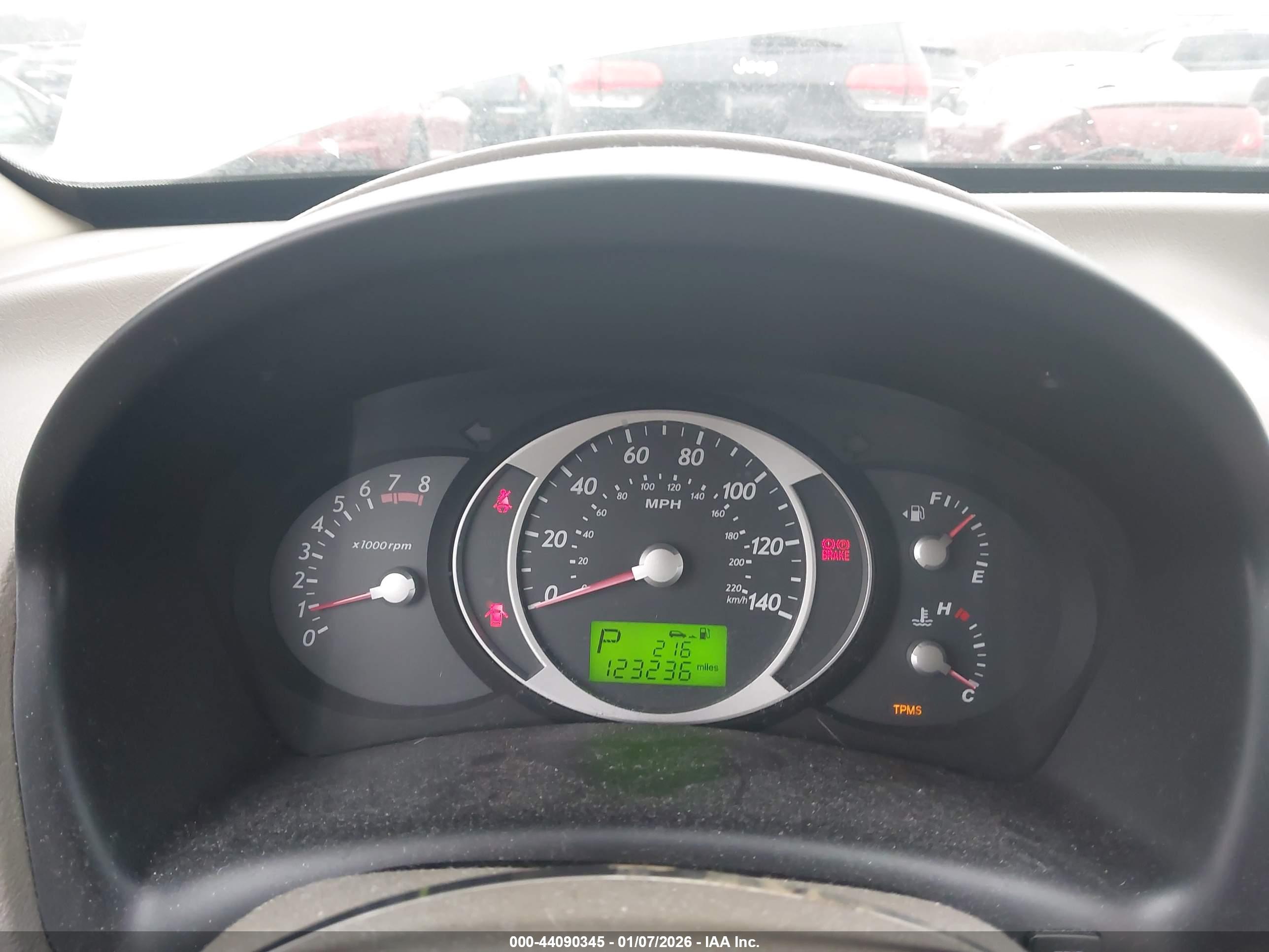 HYUNDAI TUCSON image 7