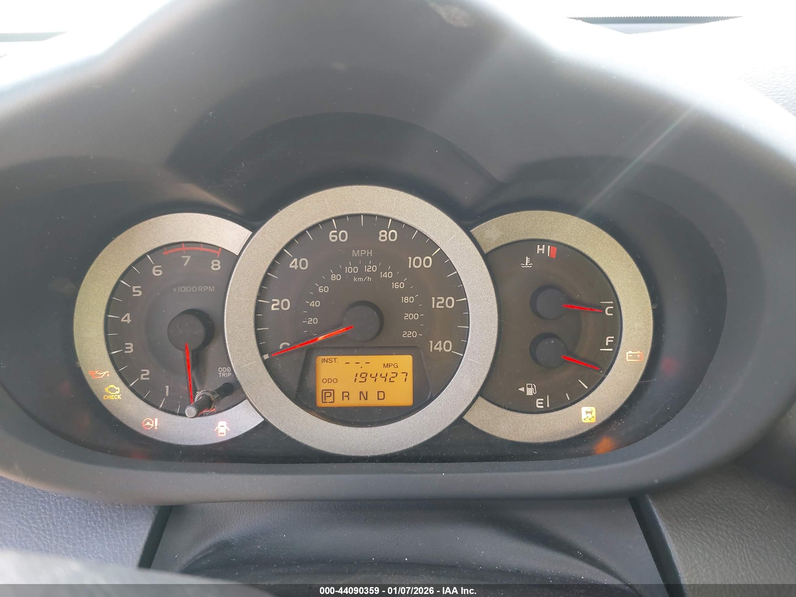 TOYOTA RAV4 image 7