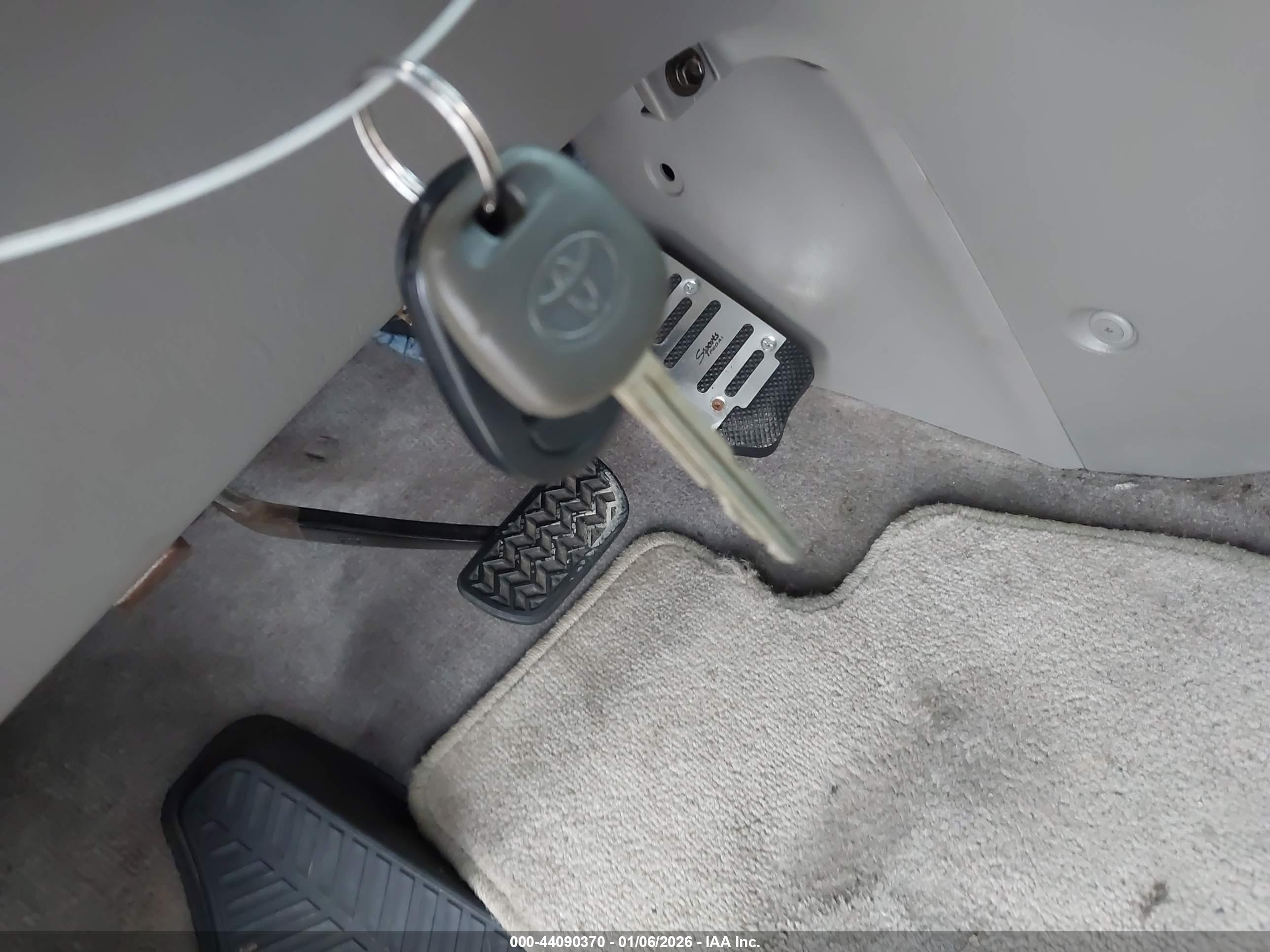 TOYOTA SIENNA image 11