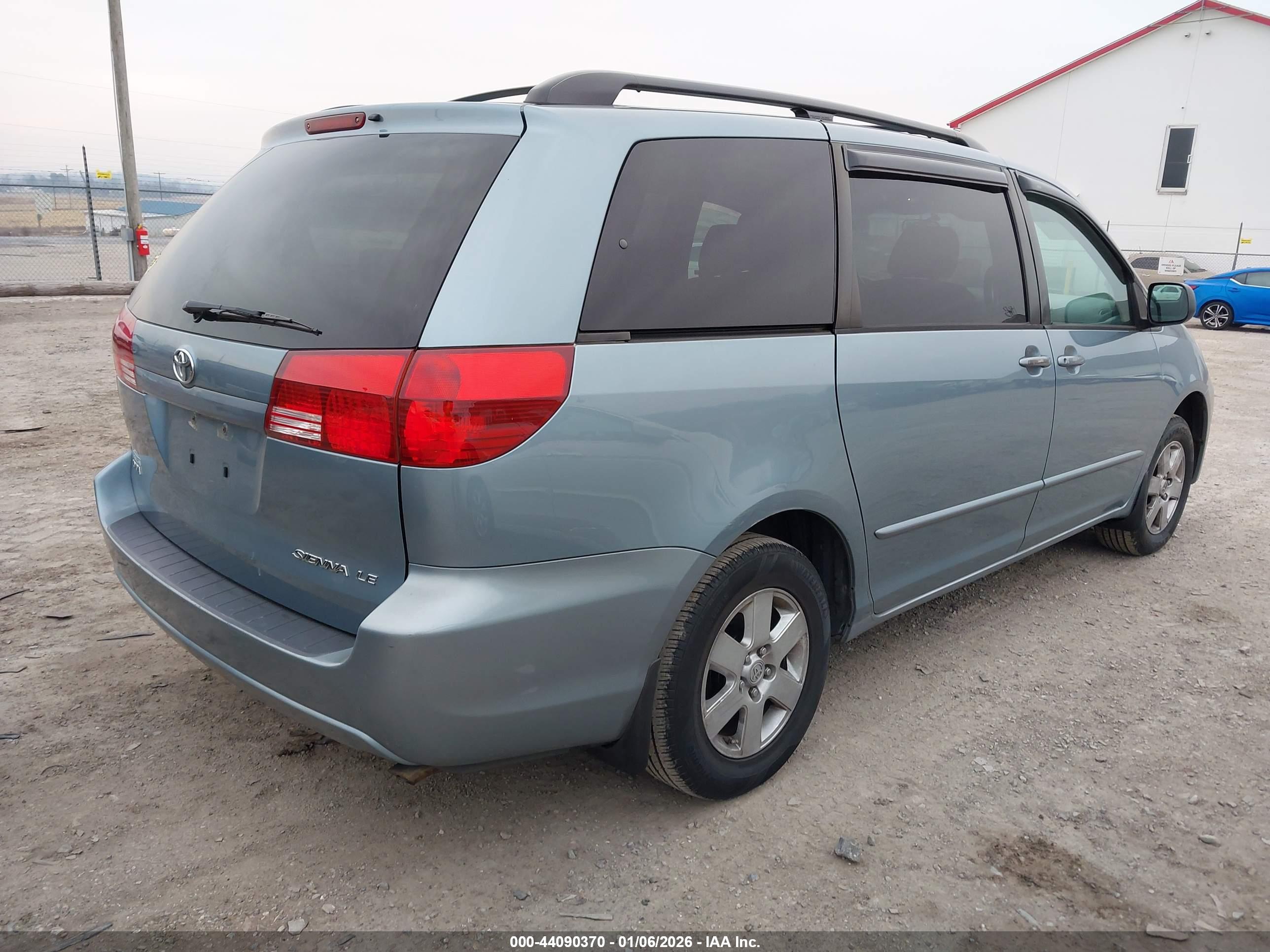 TOYOTA SIENNA image 4