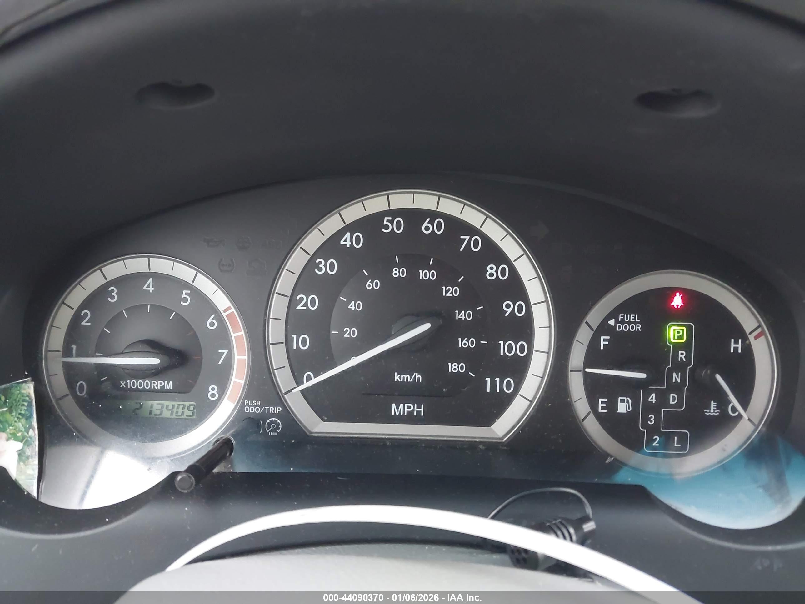 TOYOTA SIENNA image 7