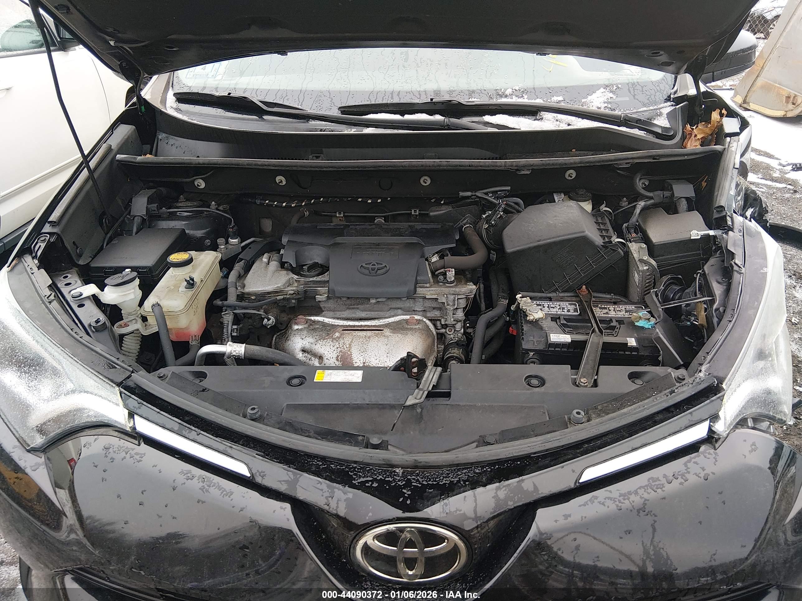 TOYOTA RAV4 image 10
