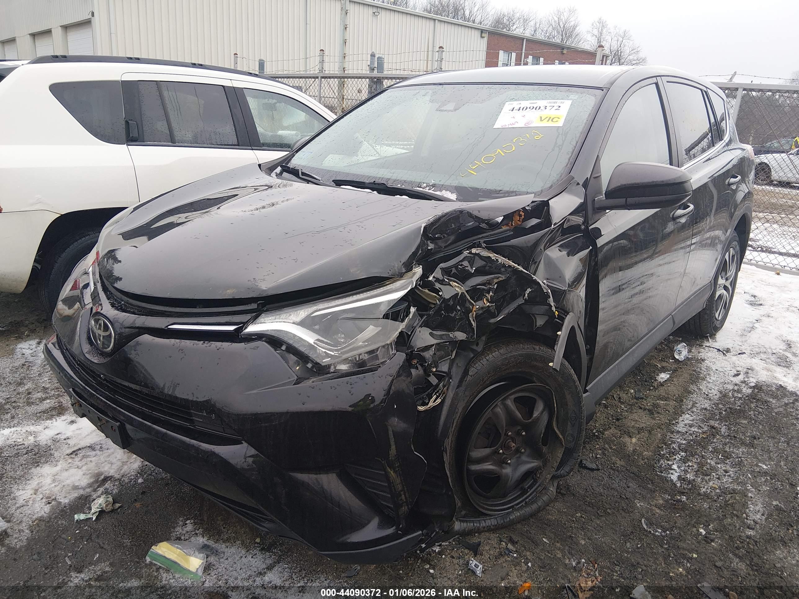 TOYOTA RAV4 image 2