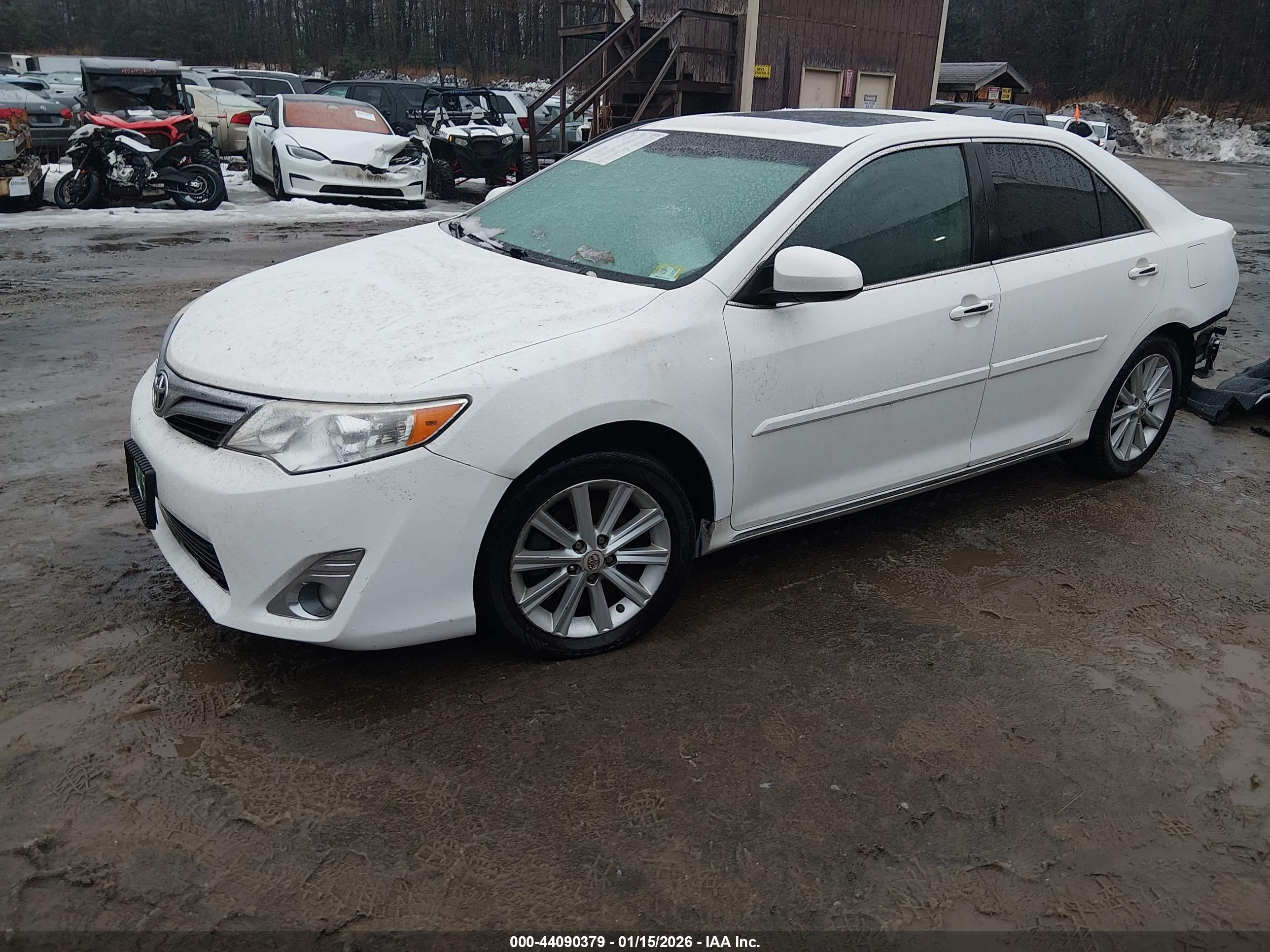 TOYOTA CAMRY image 2