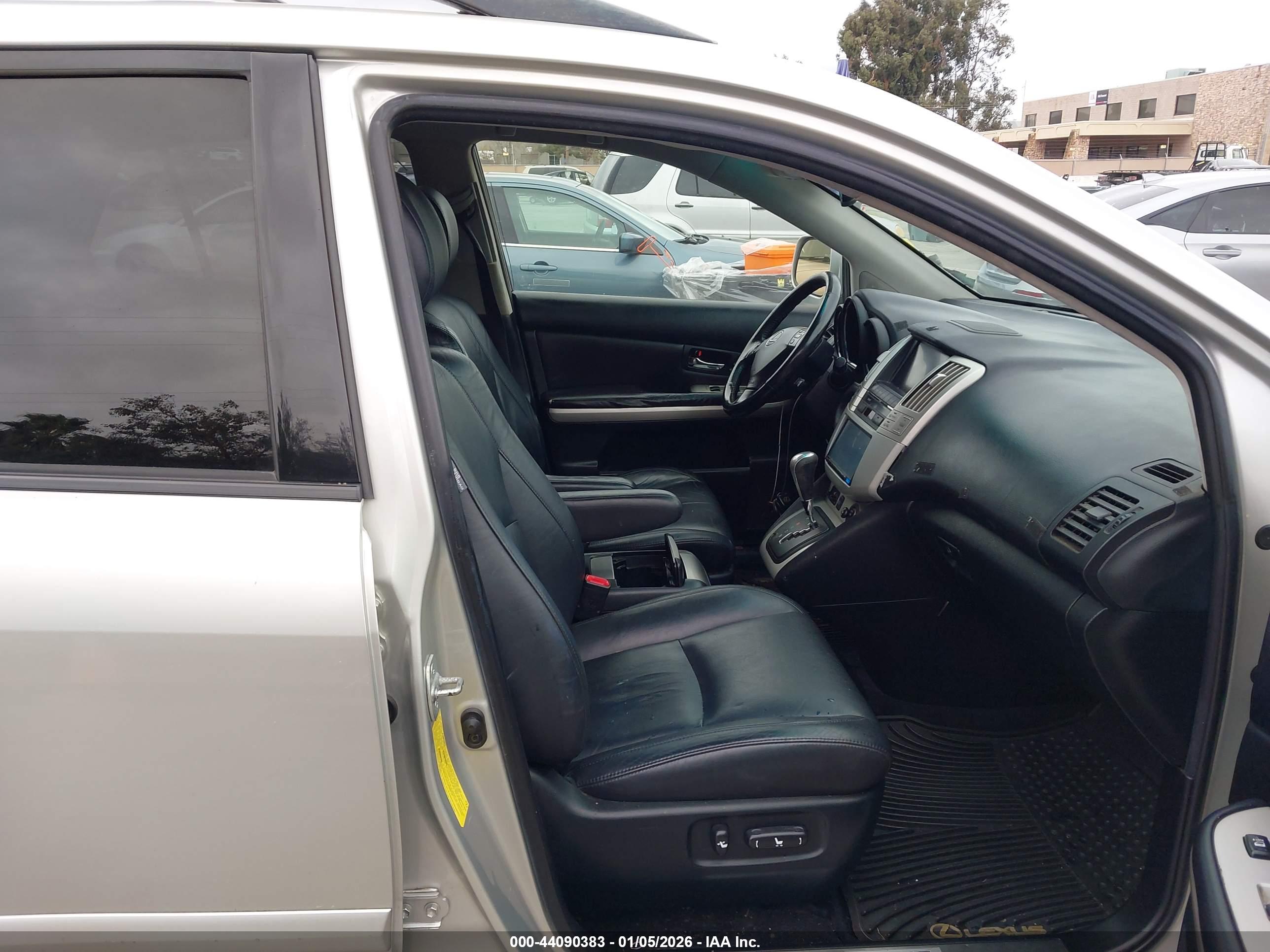 LEXUS RX image 5