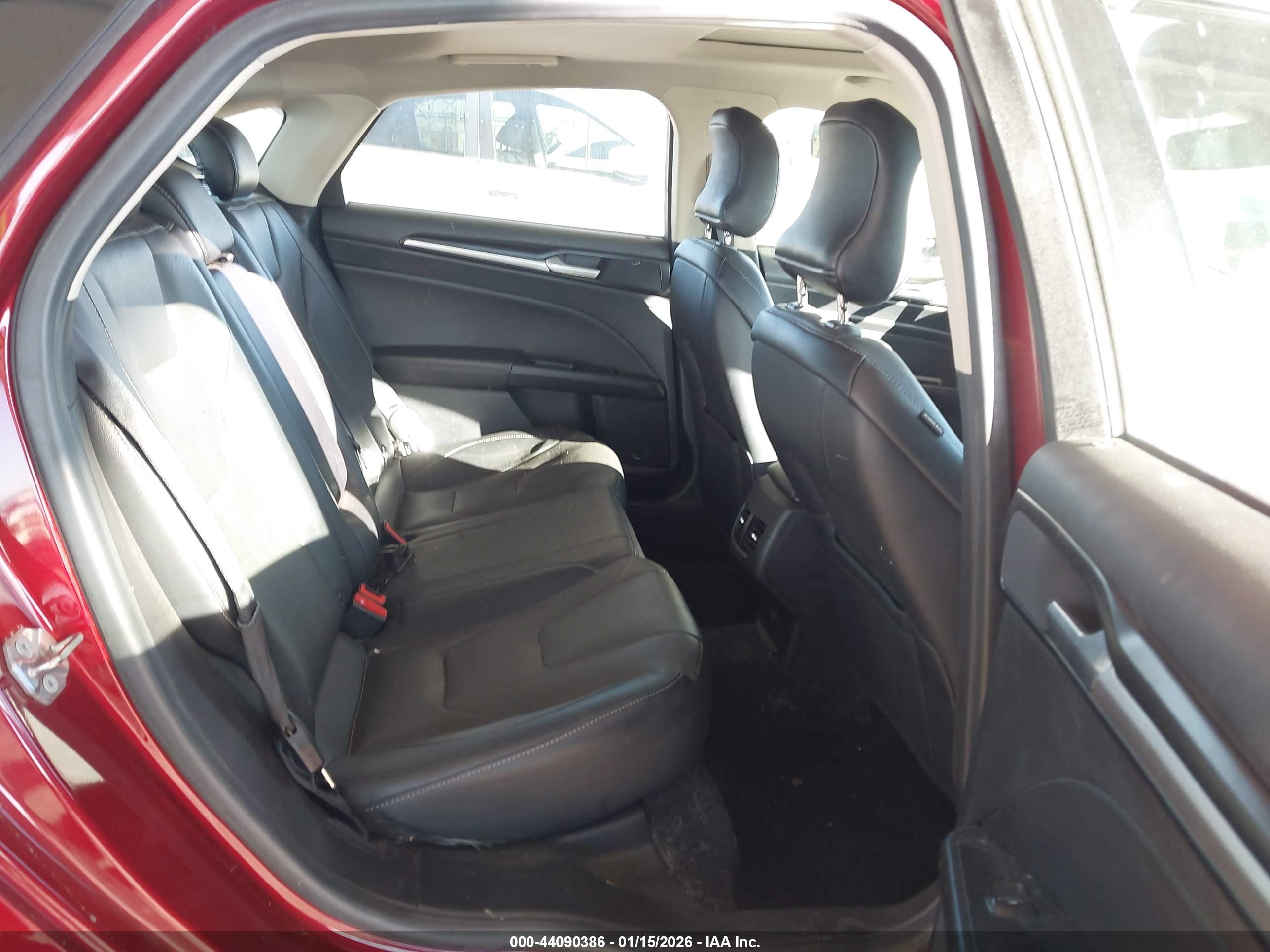 FORD FUSION image 8