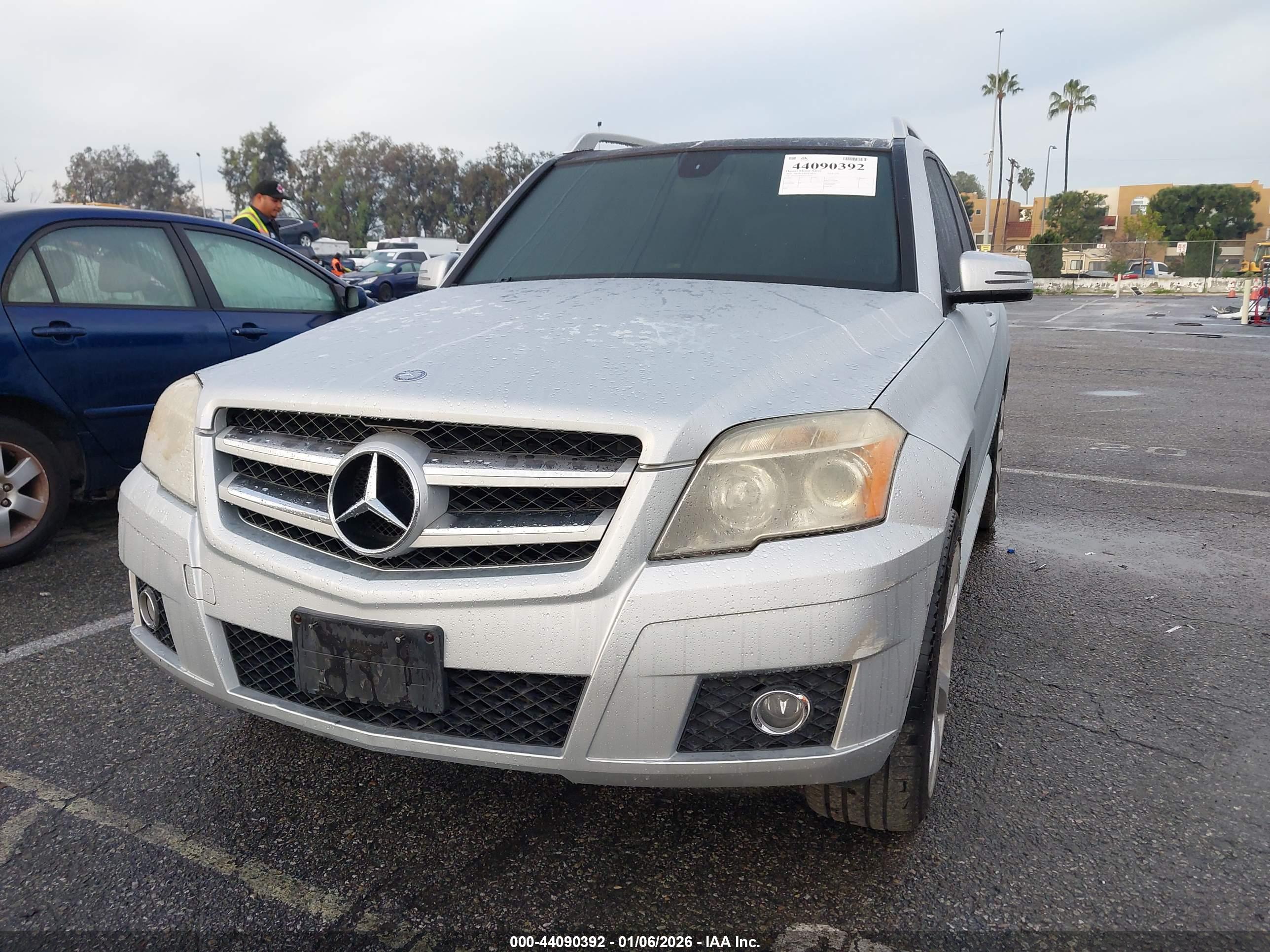 MERCEDES-BENZ GLK image 2