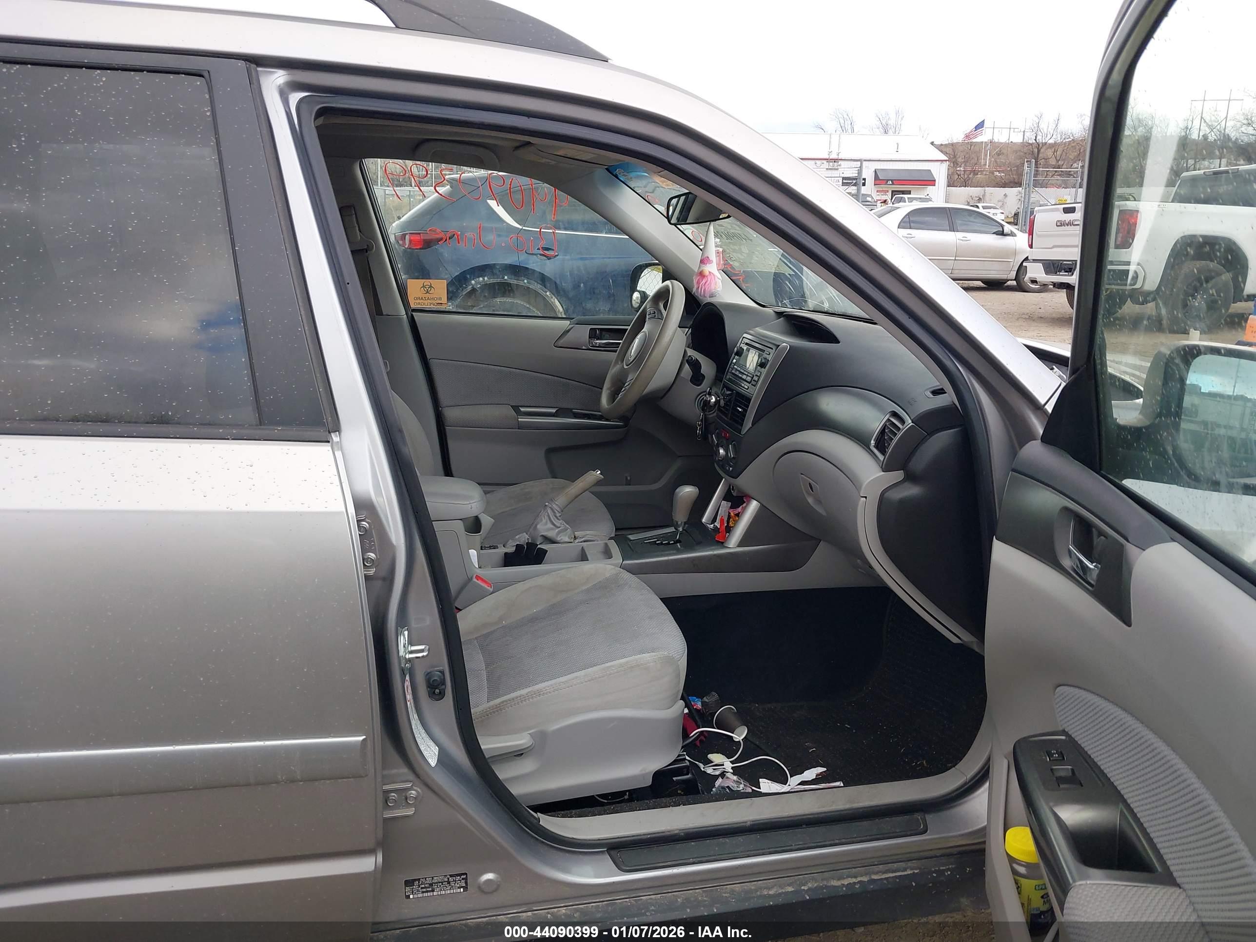 SUBARU FORESTER image 5