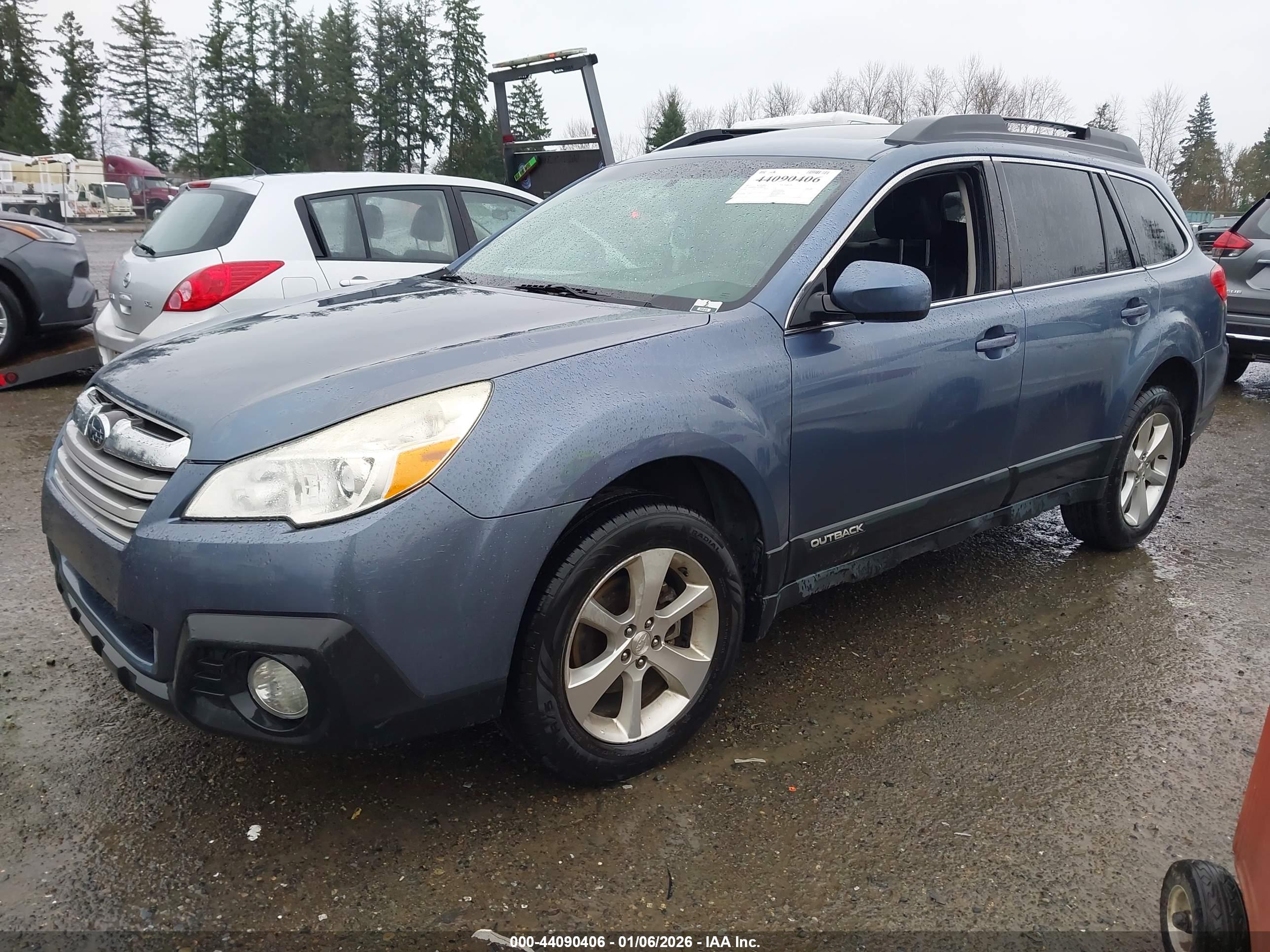SUBARU OUTBACK image 2
