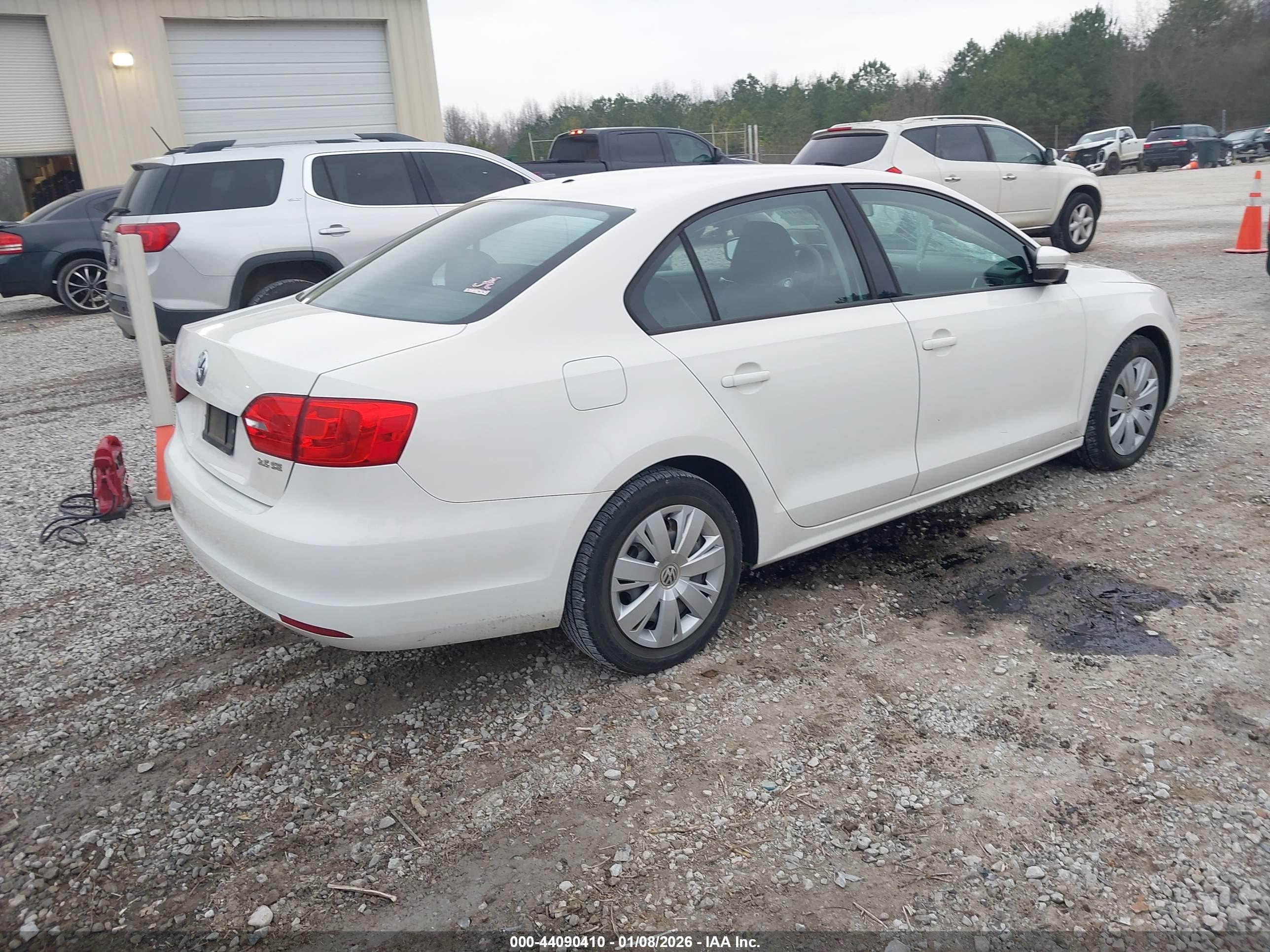 VOLKSWAGEN JETTA image 4