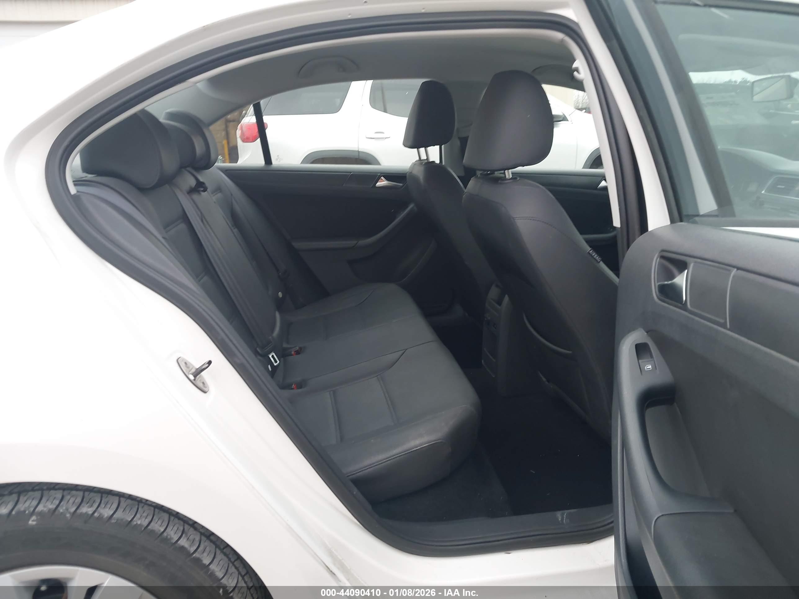 VOLKSWAGEN JETTA image 8