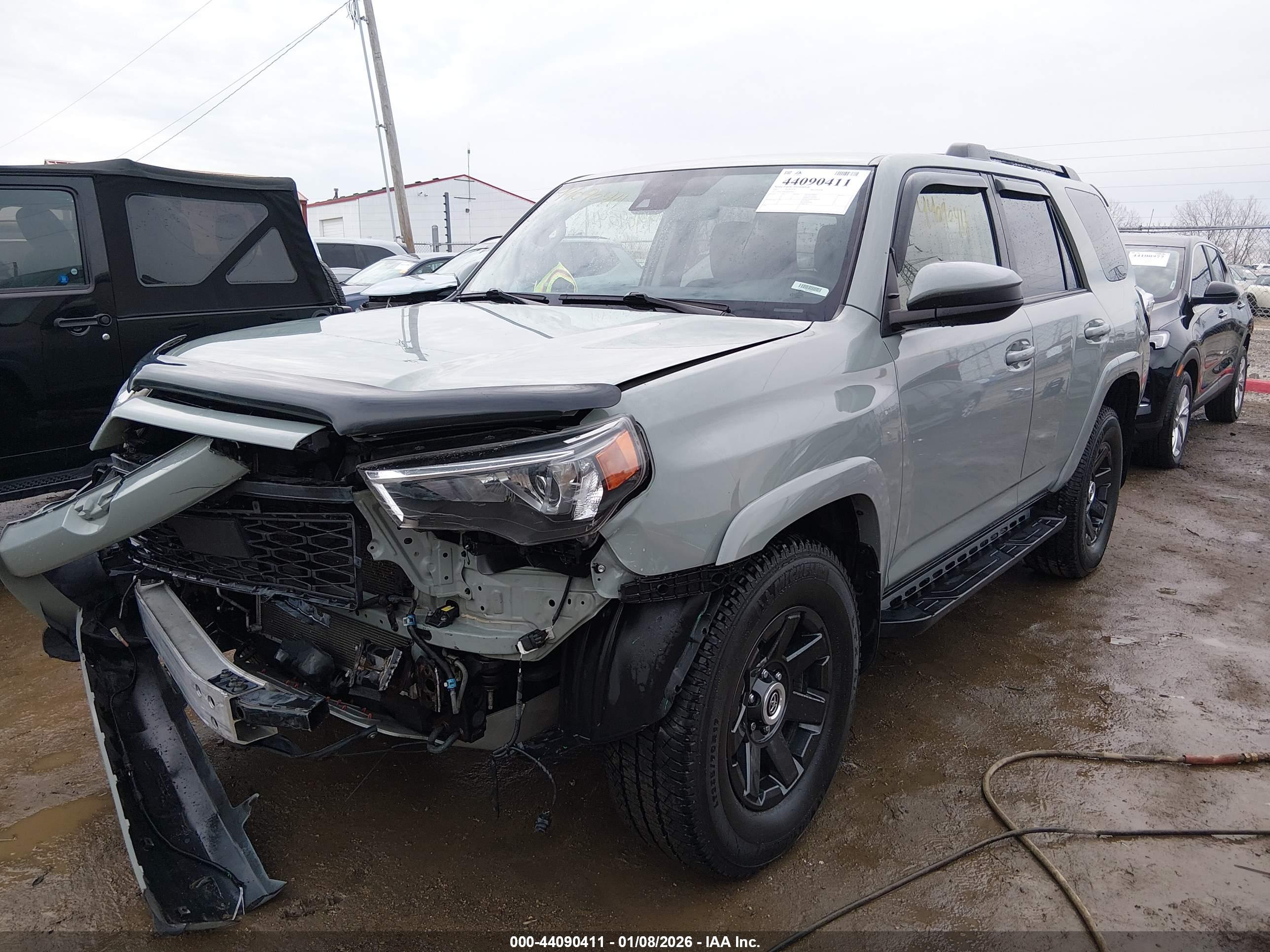 TOYOTA 4RUNNER image 2