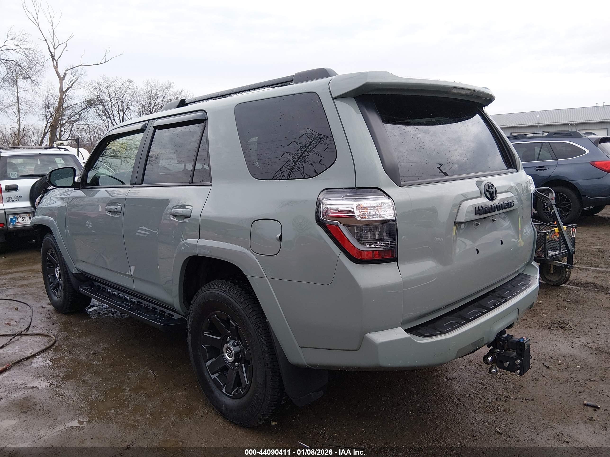 TOYOTA 4RUNNER image 3