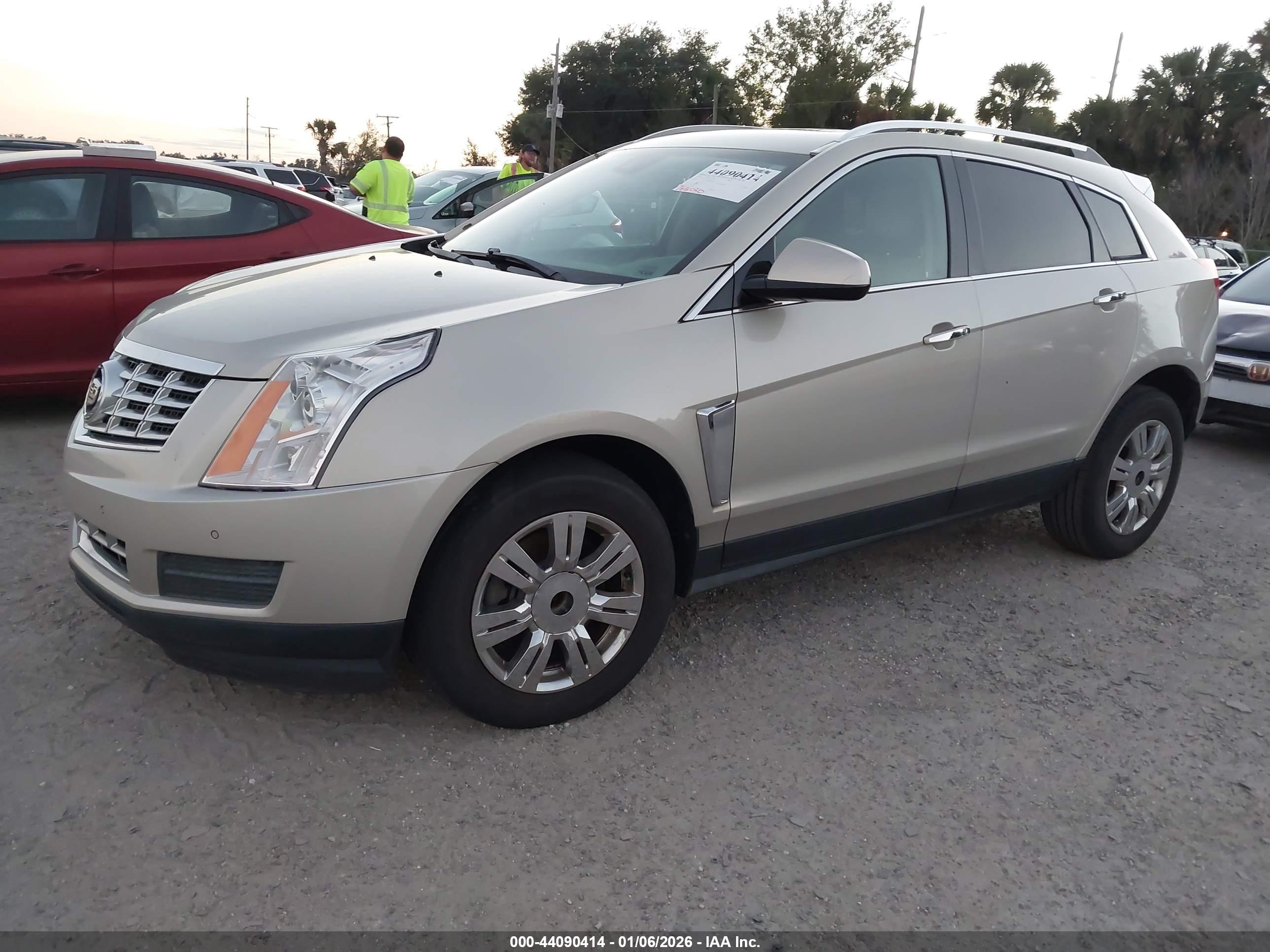 CADILLAC SRX image 2