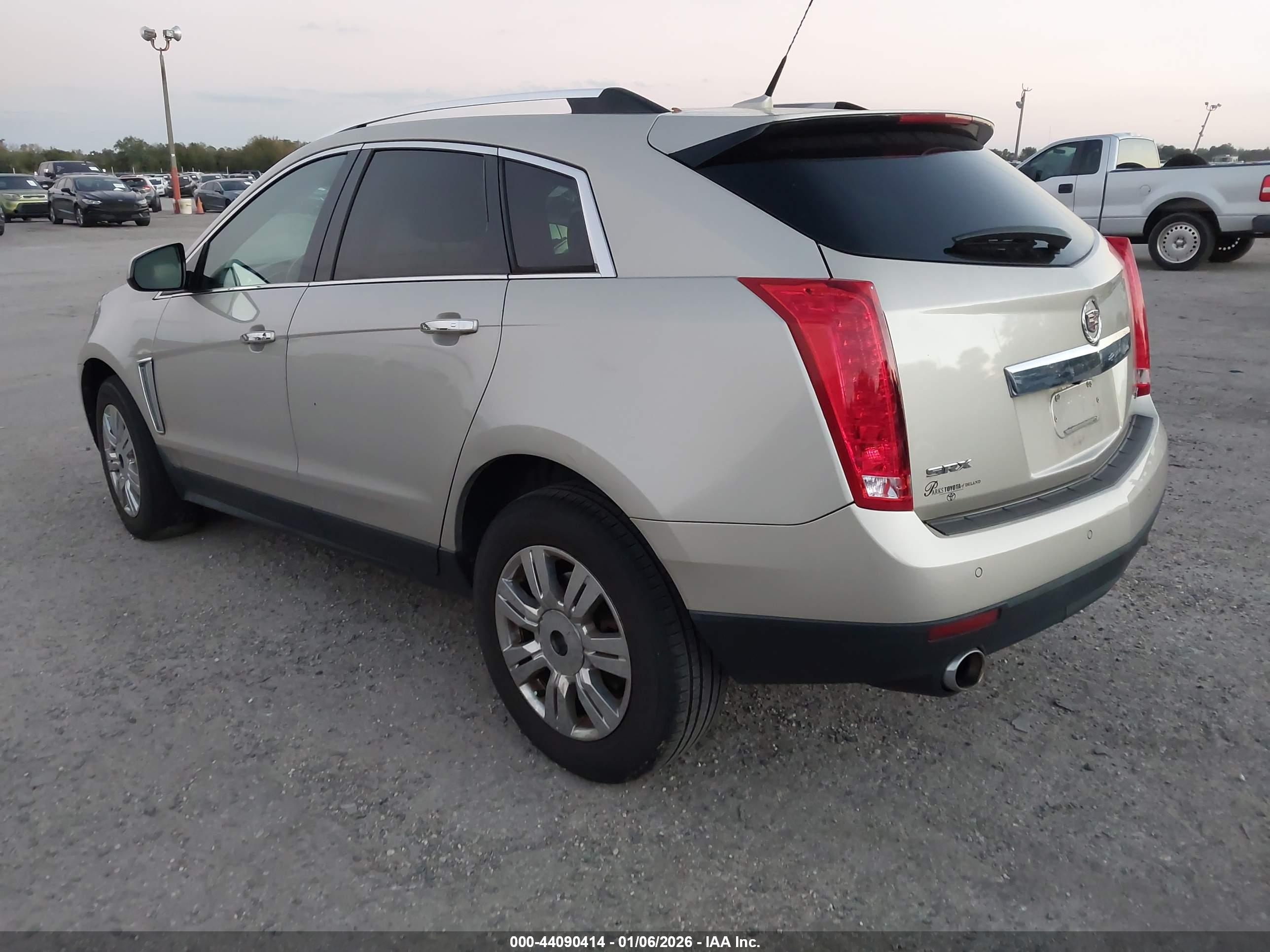 CADILLAC SRX image 3