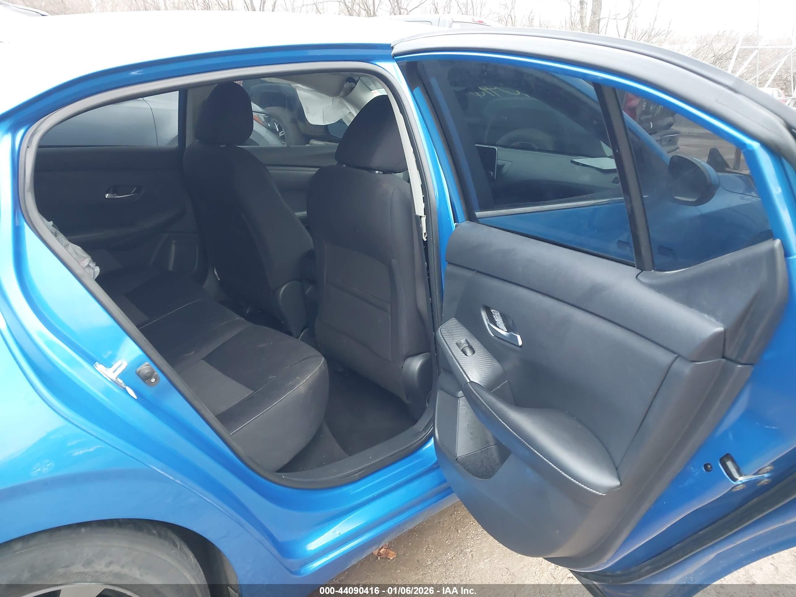 NISSAN SENTRA image 8