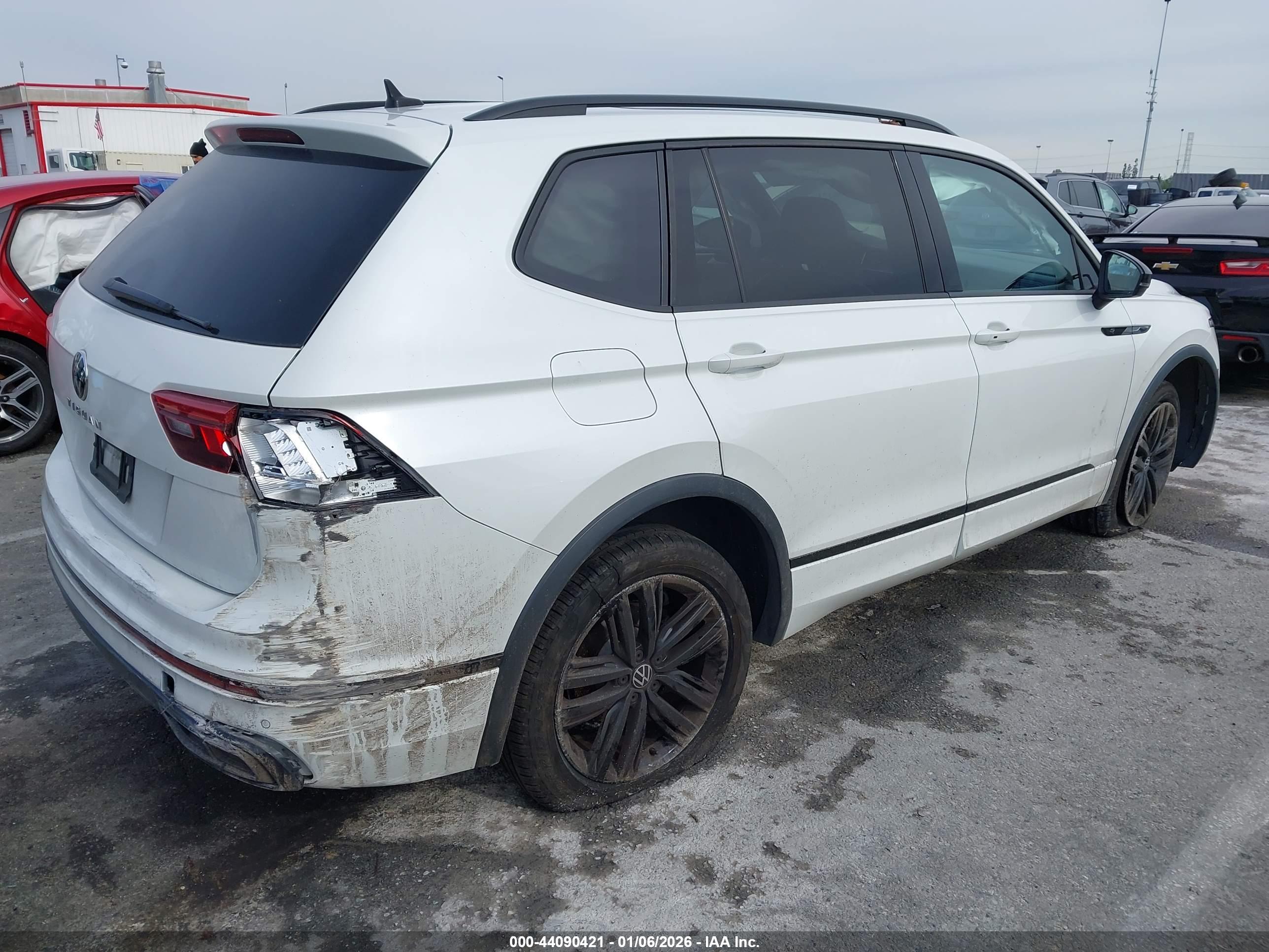 VOLKSWAGEN TIGUAN image 4